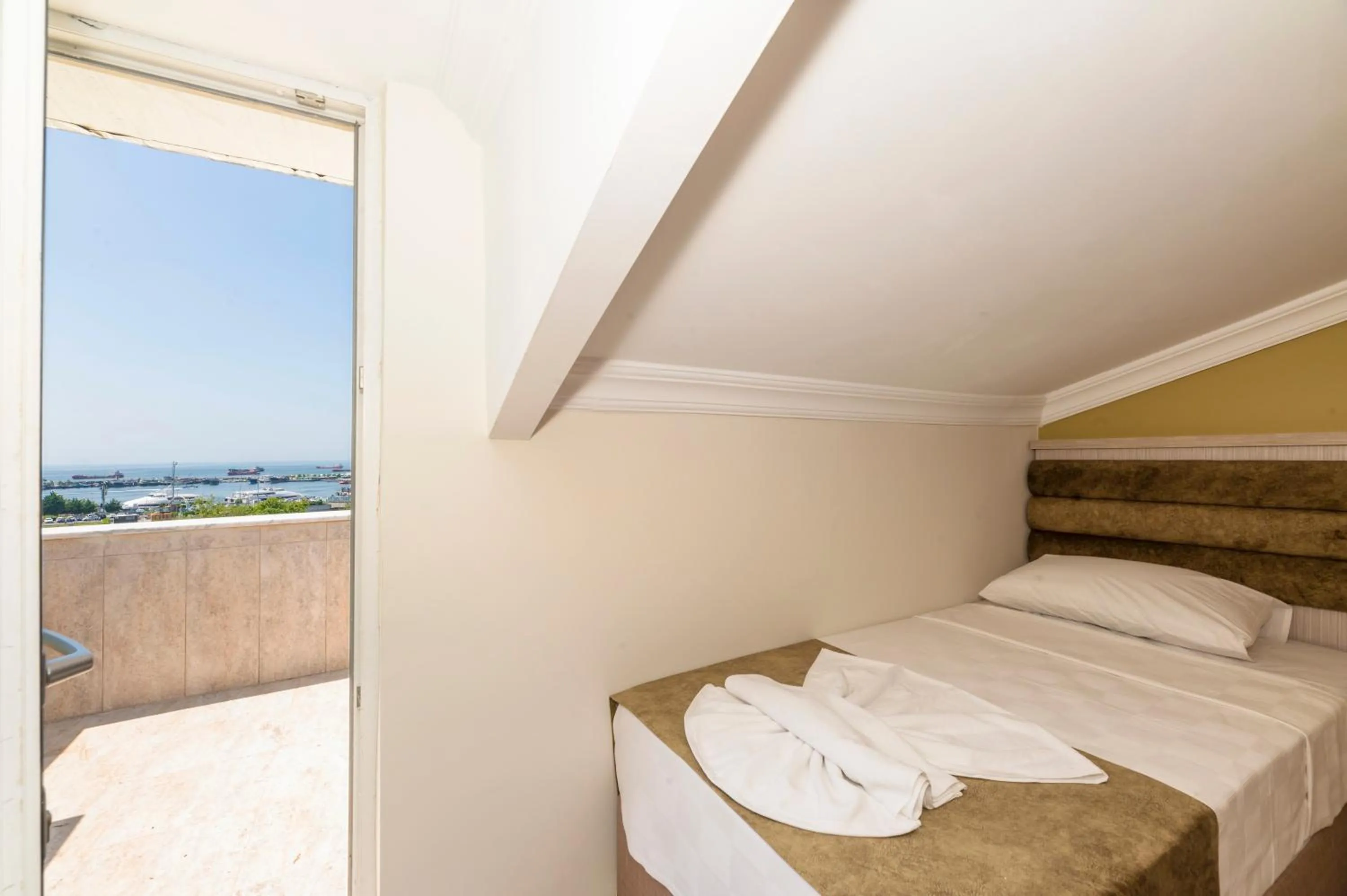 Photo of the whole room, Bed in Bazaar Hotels Old City