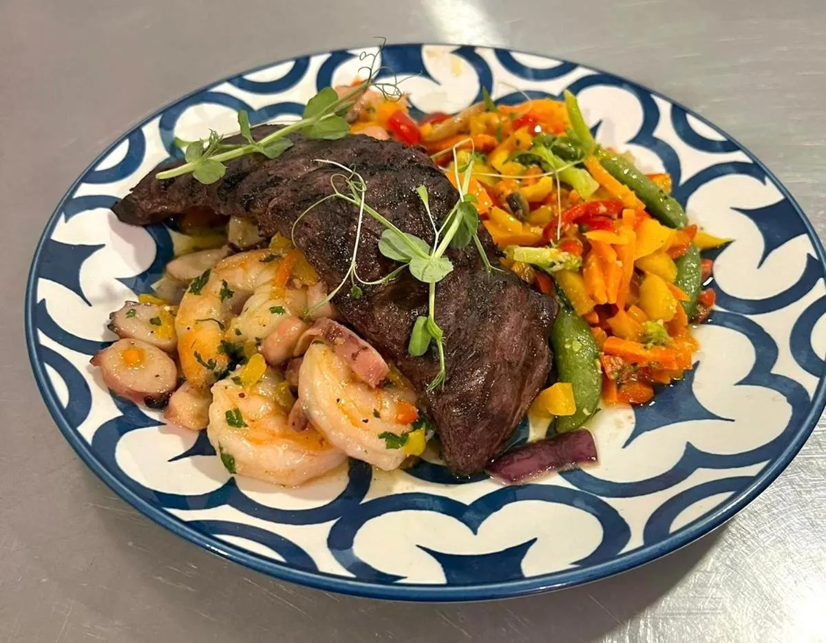 Restaurant/places to eat in Douglas Highway Inn Hotel