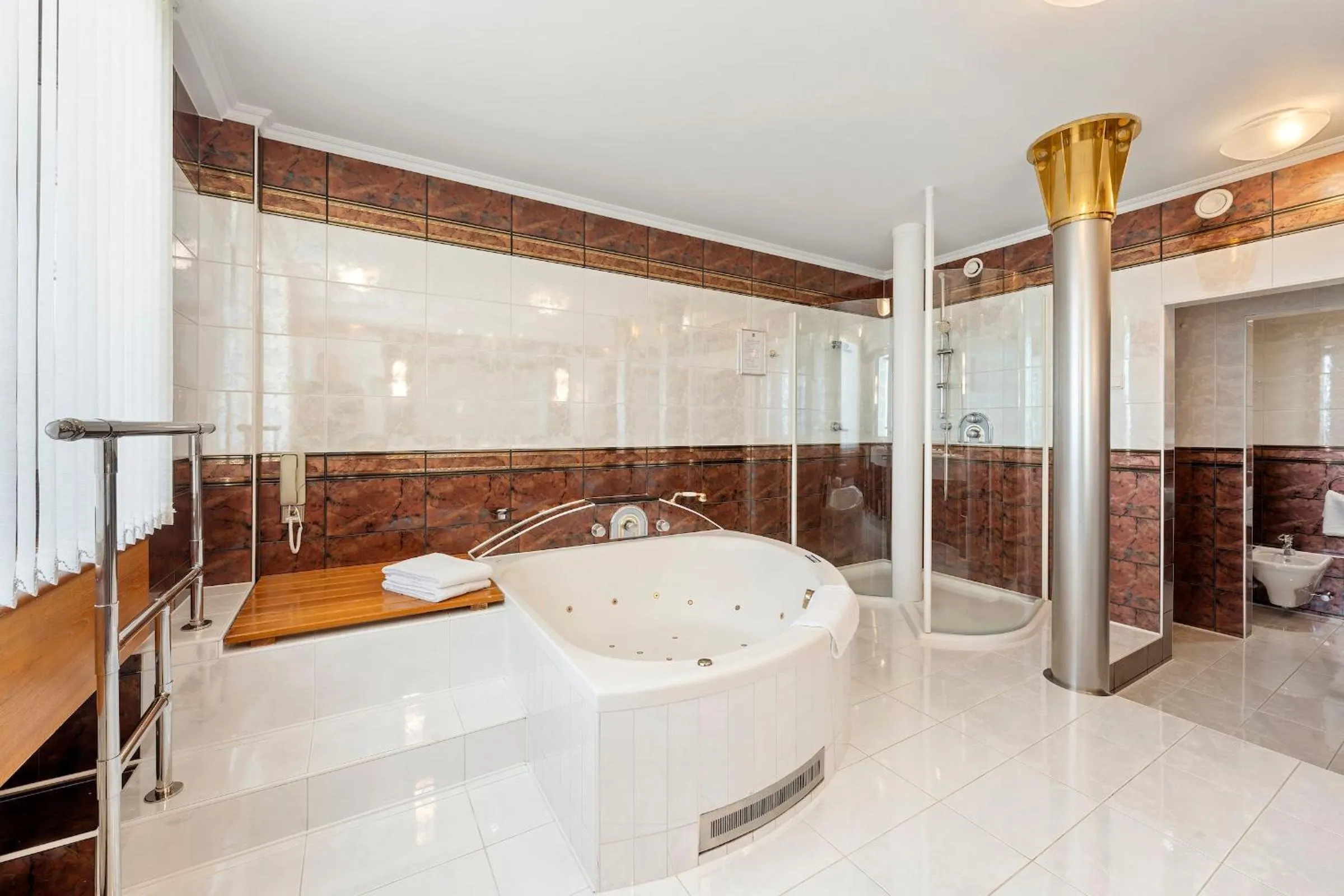 Shower in Panorama by Verdi Hotels
