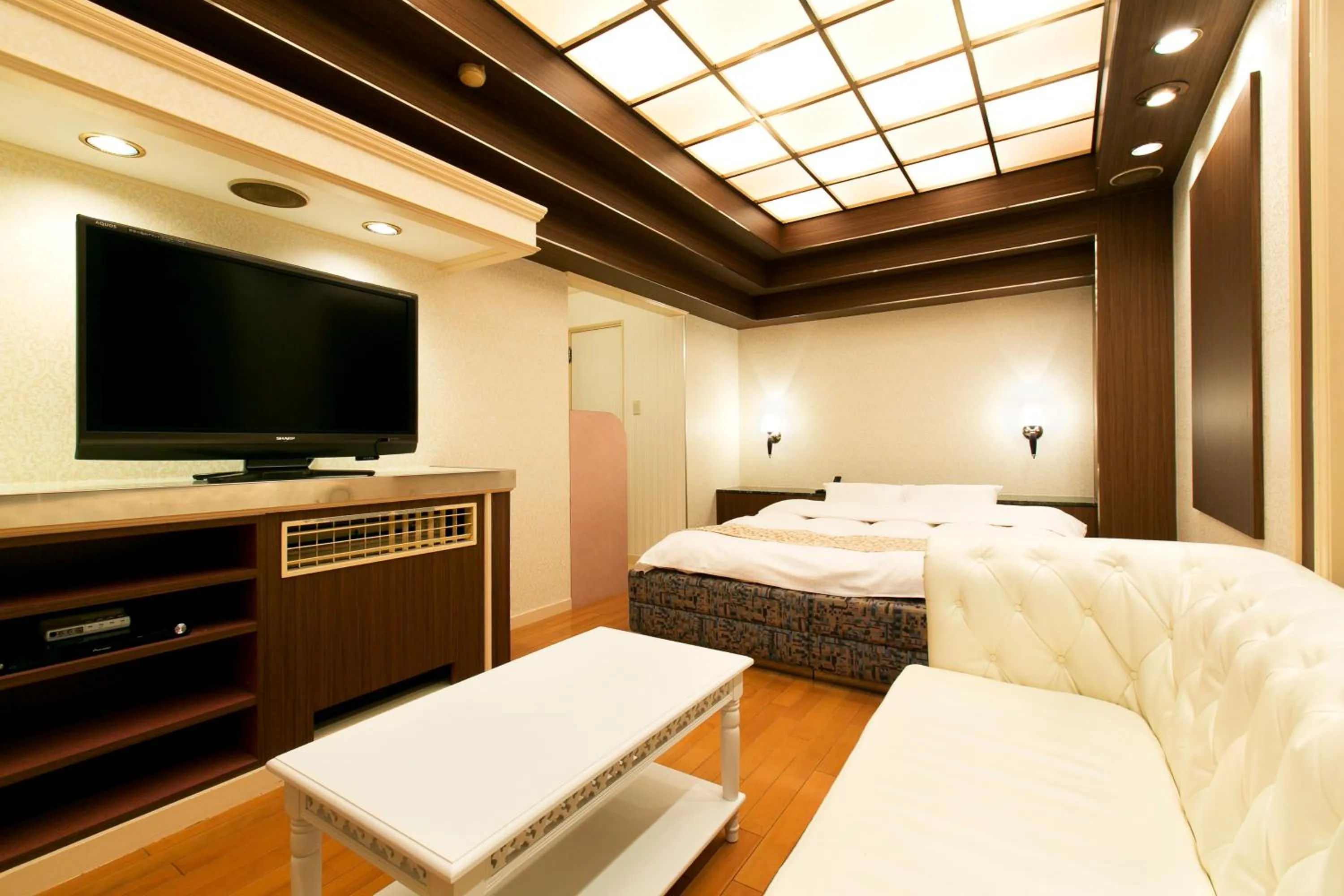 Photo of the whole room, Bed in Hotel Luna (Adult Only)
