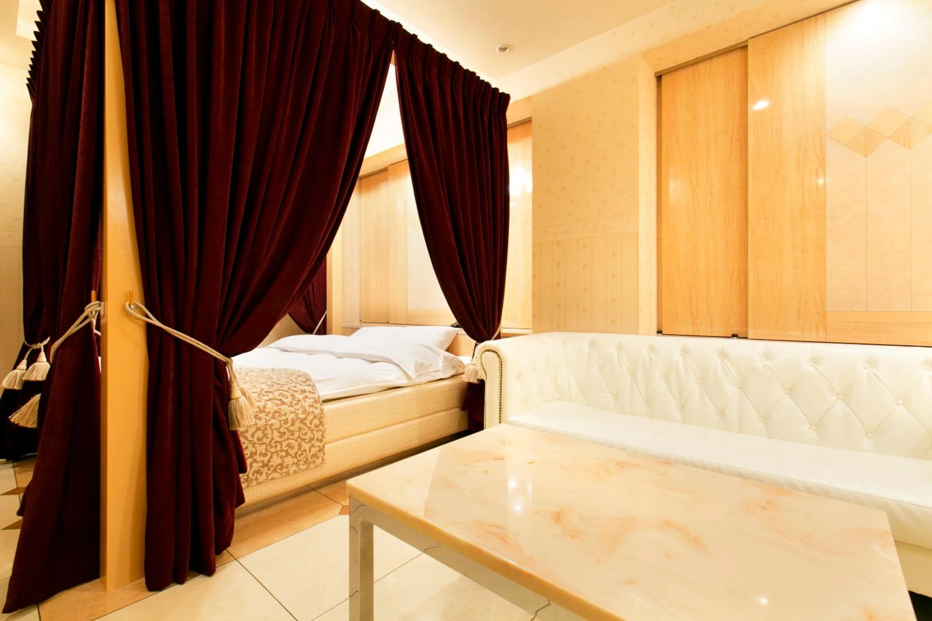 Bed in Hotel Luna (Adult Only)