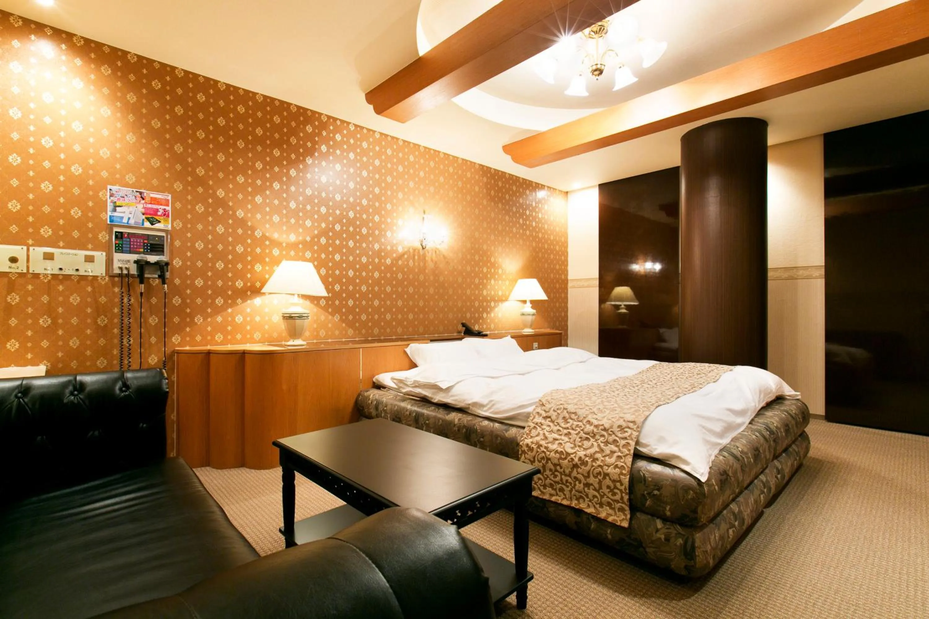 Bed in Hotel Luna (Adult Only)