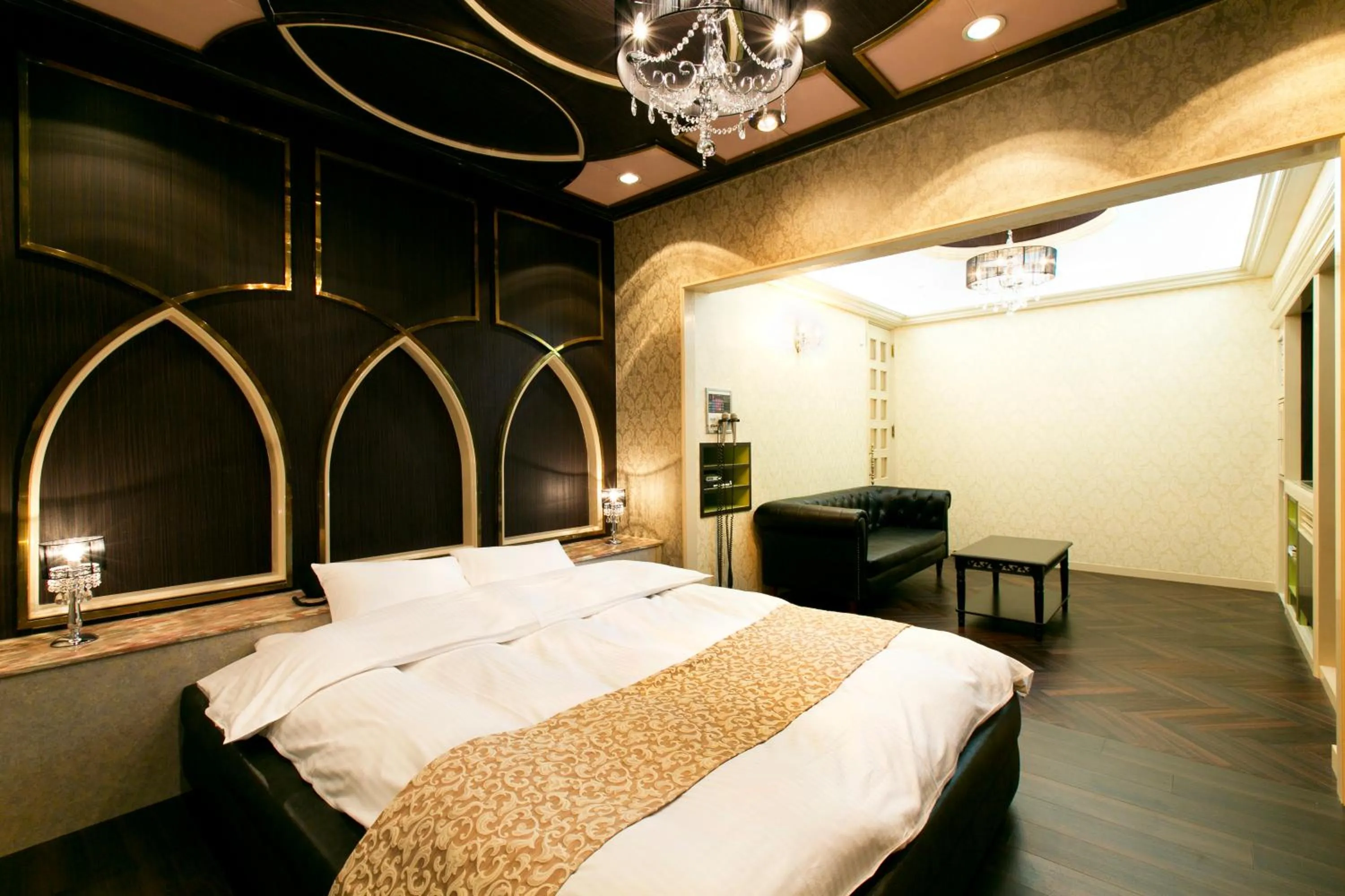 Bed in Hotel Luna (Adult Only)