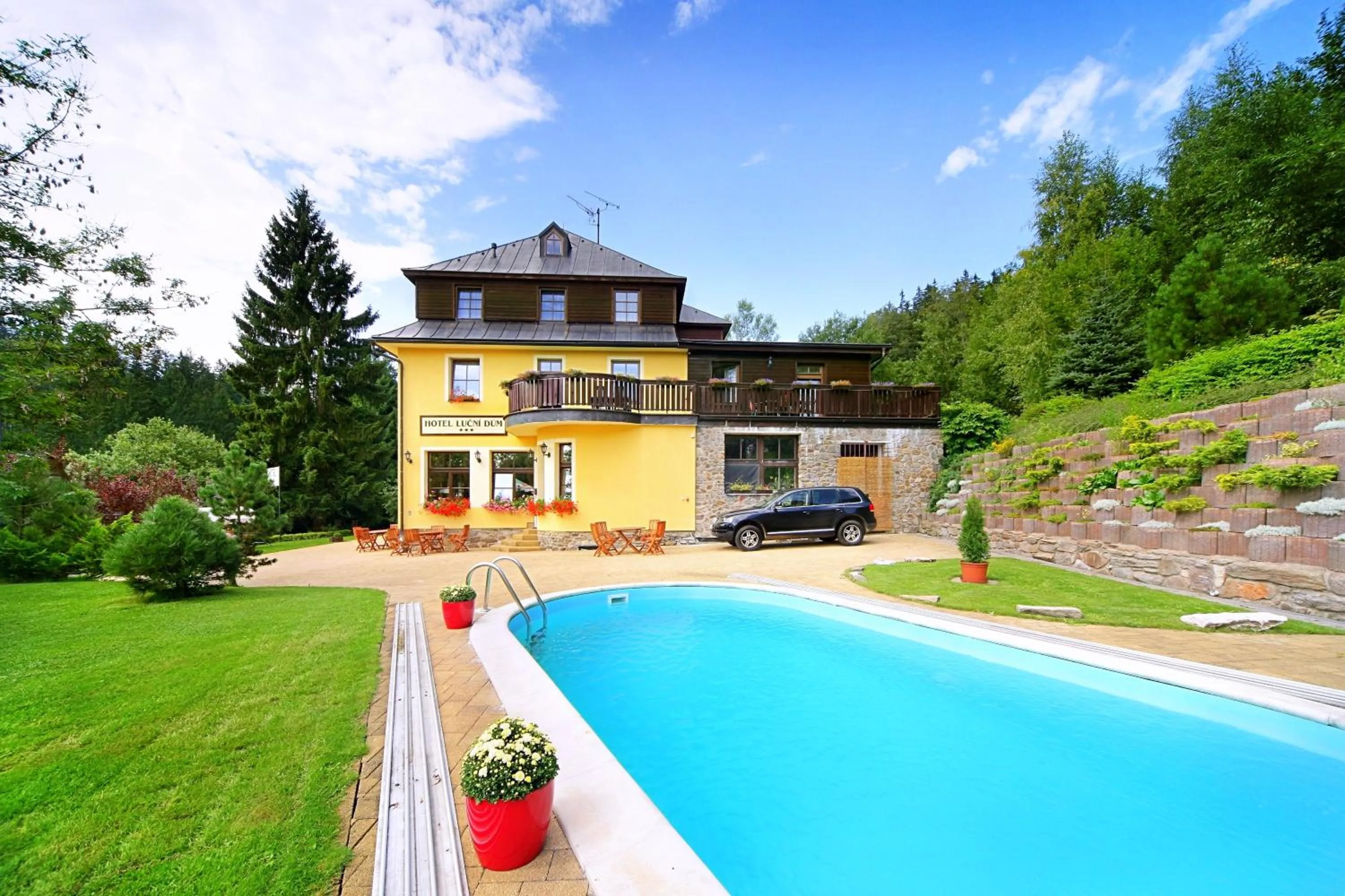 Property building in Lucni Dum