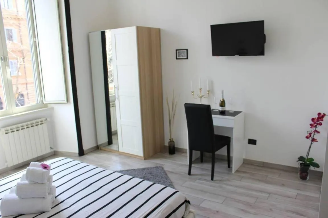 TV and multimedia, Bed in Lazy Gio Guest House