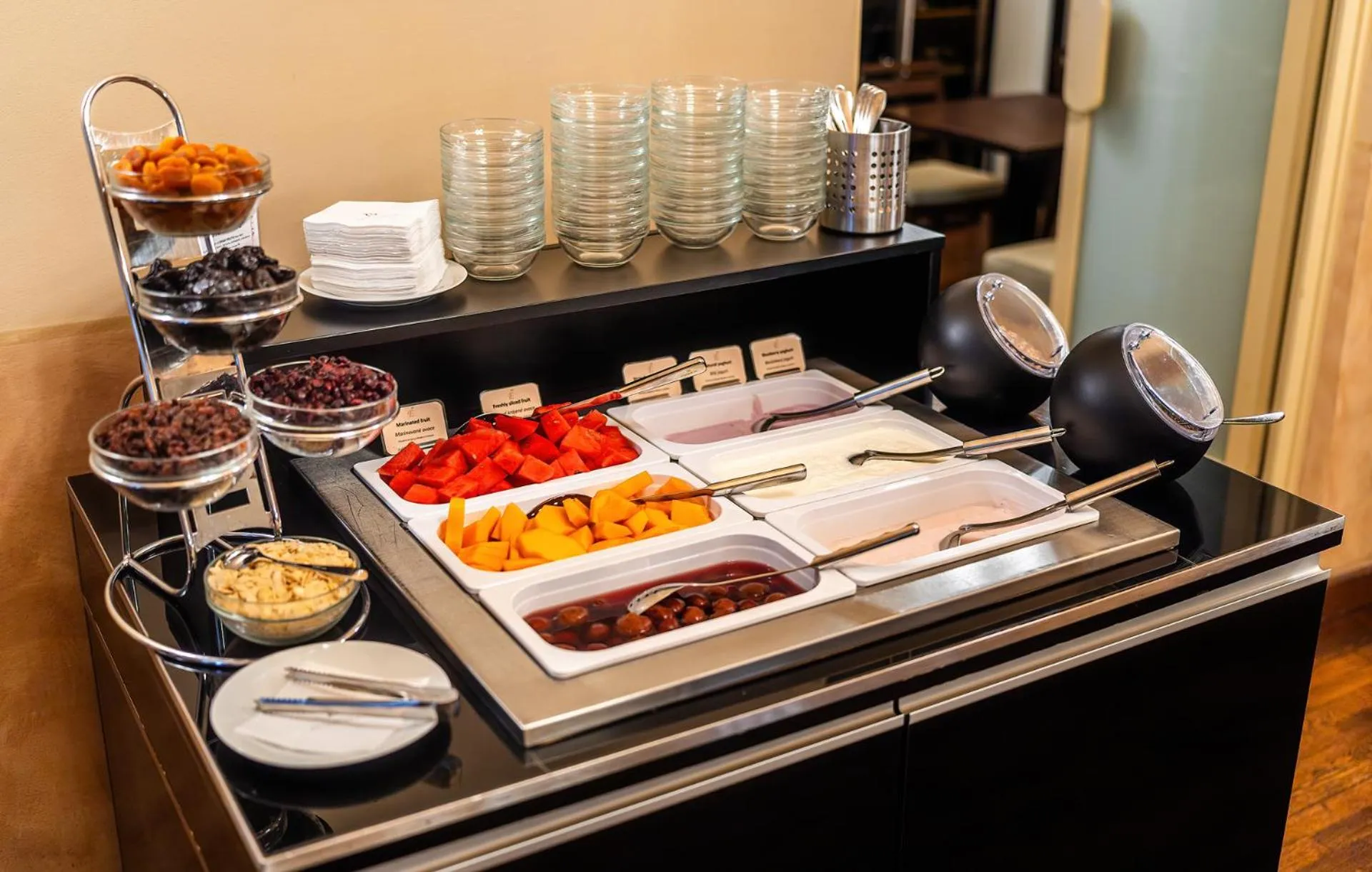 Buffet breakfast in Hotel Elite Prague