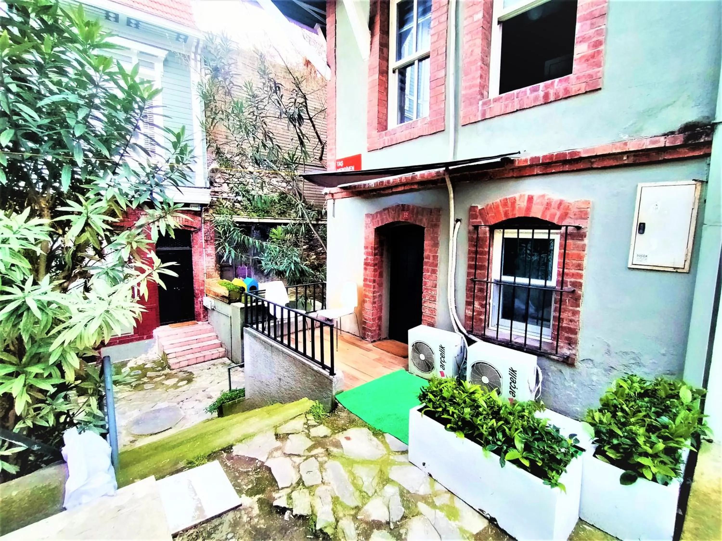 Garden view in Dreamers V&V Hotel Cihangir