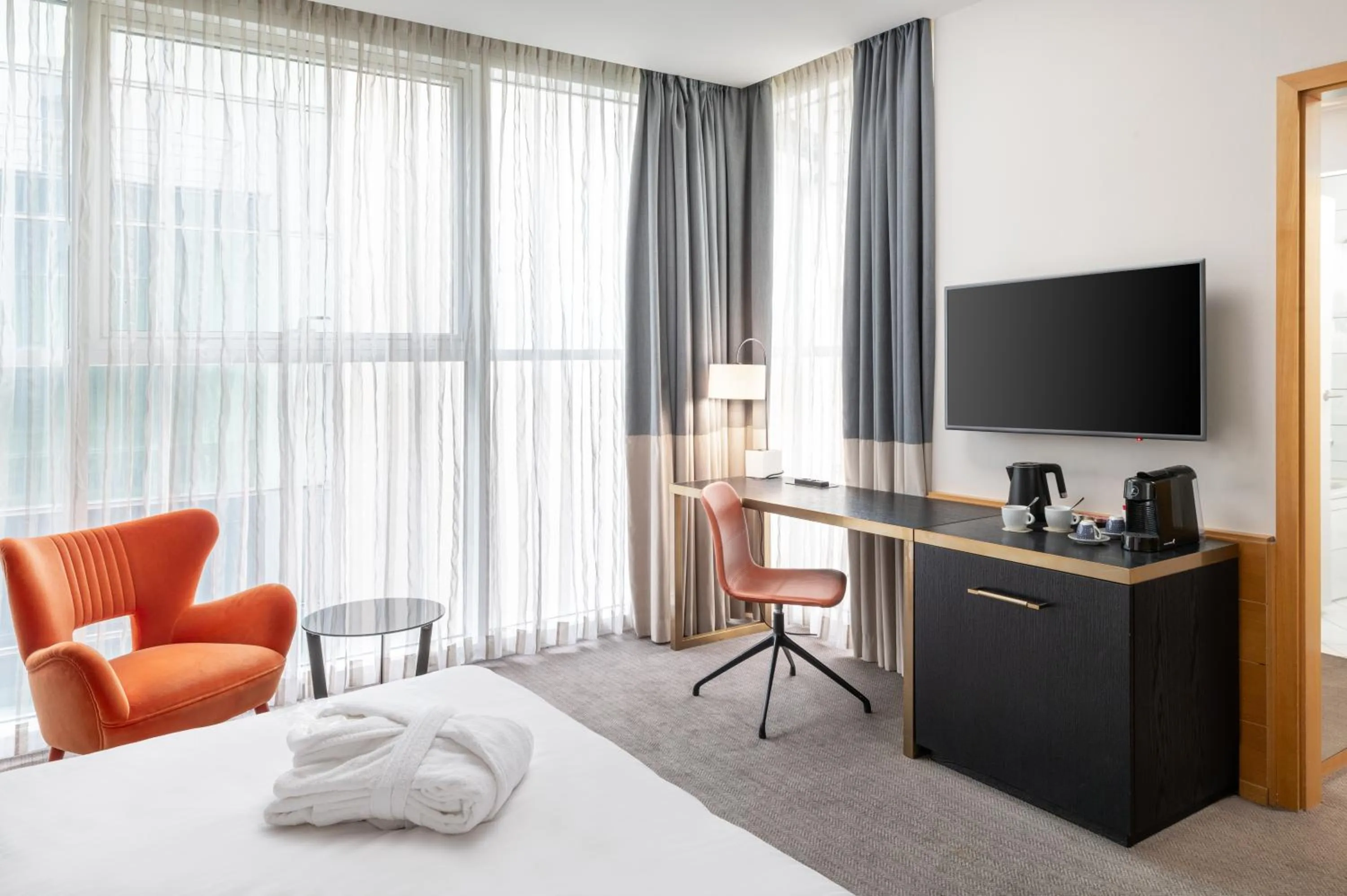 TV and multimedia, Bed in K+K Hotel Fenix