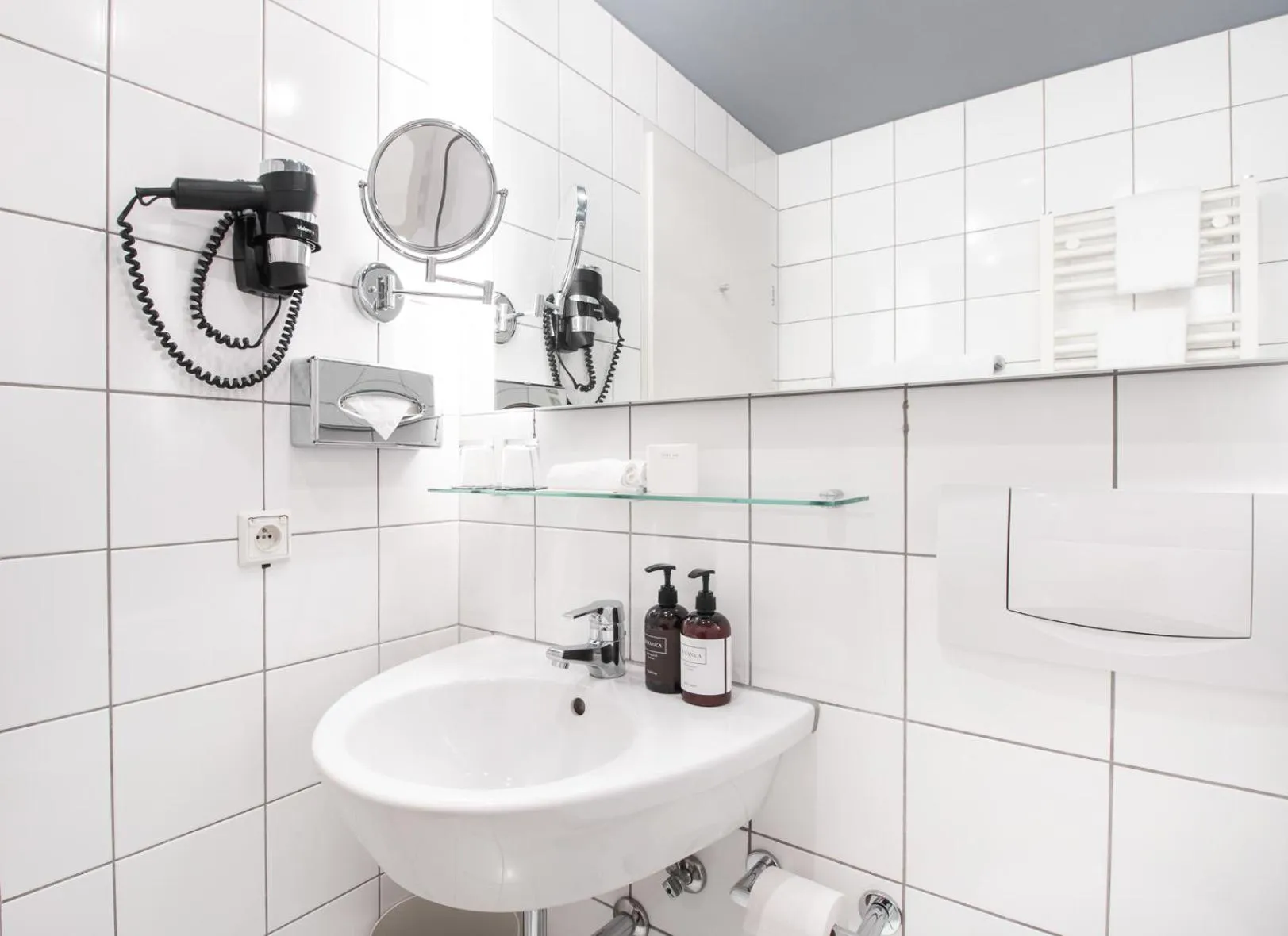 Bathroom in K+K Hotel Fenix