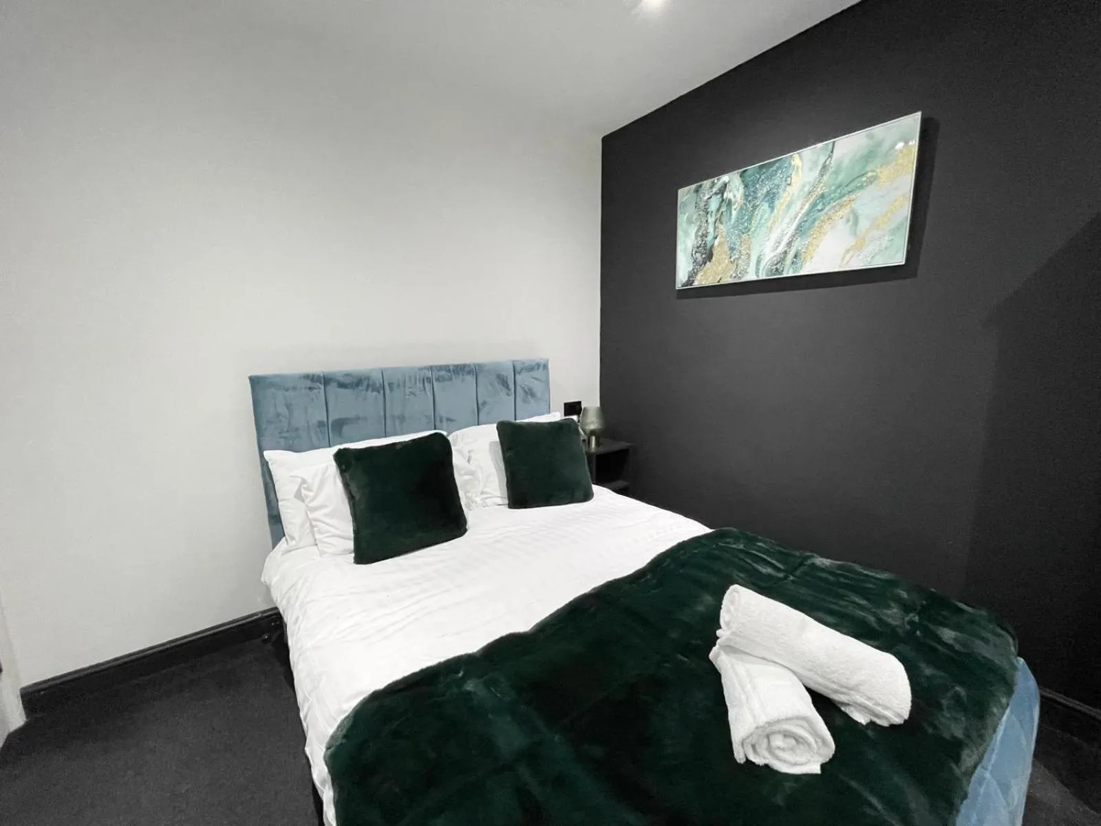 Bedroom, Bed in Wellington Suites by Sasco Apartments