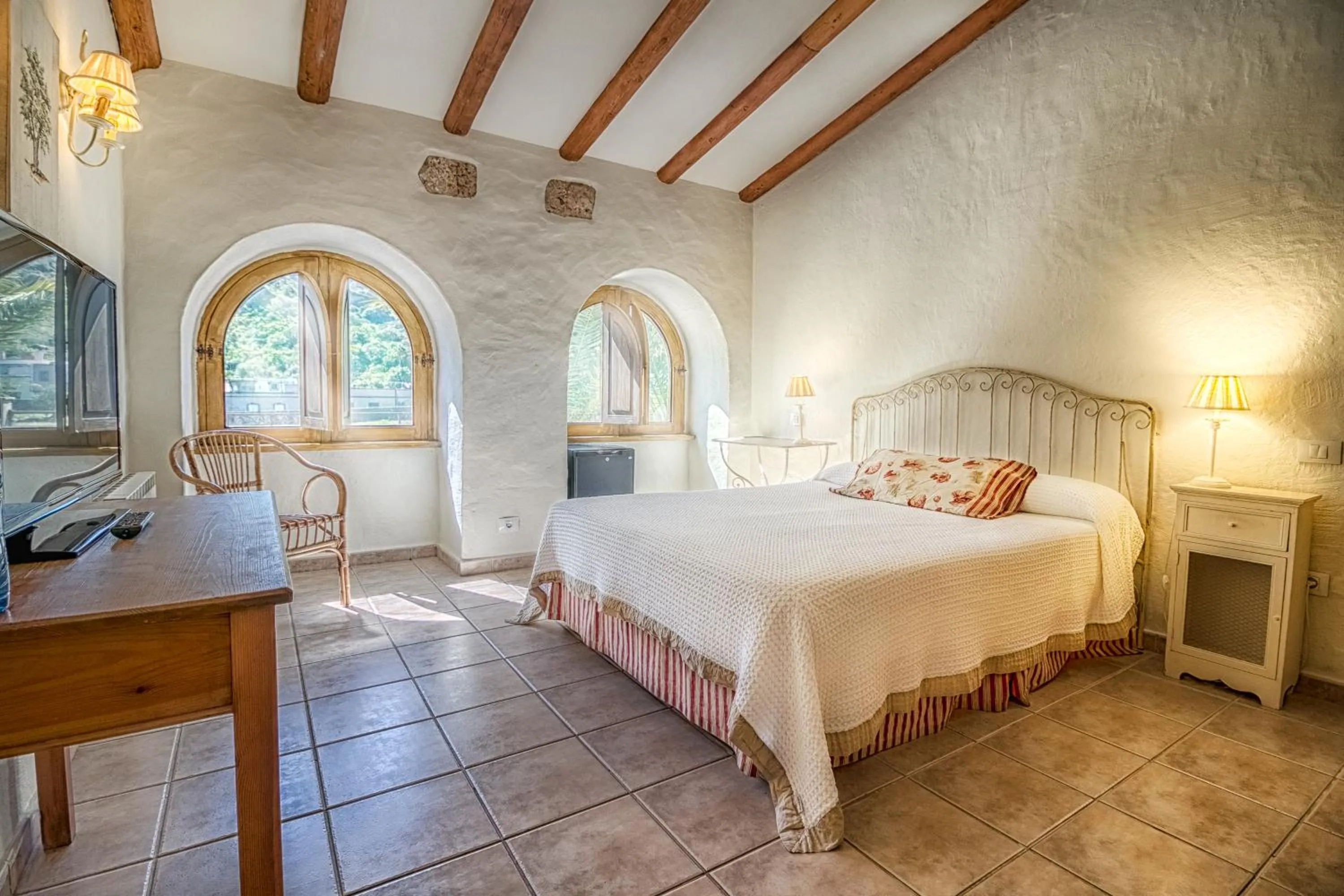 Bedroom, Bed in Hotel Rural LIVVO Maipez