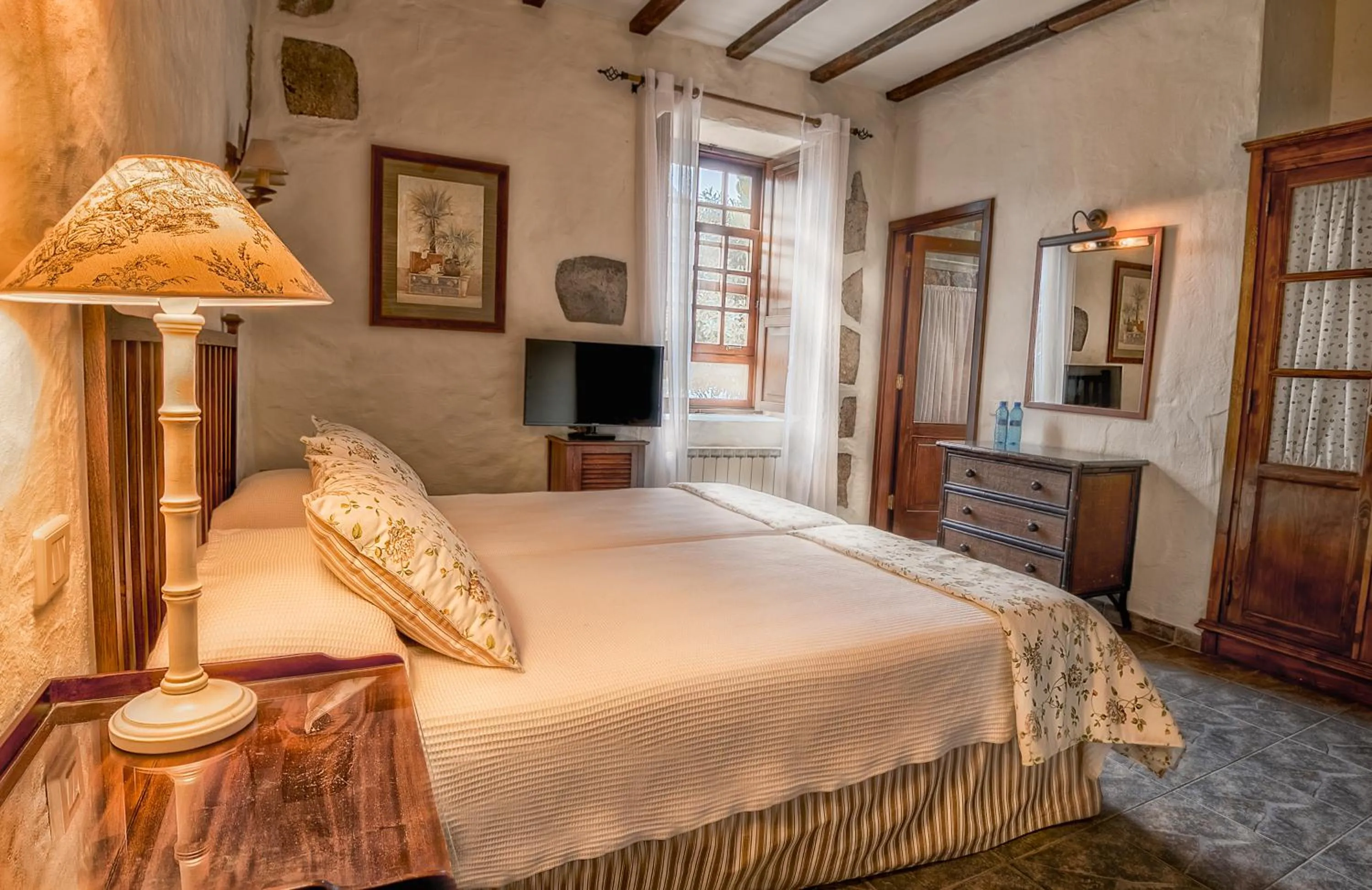 Street view, Bed in Hotel Rural LIVVO Maipez