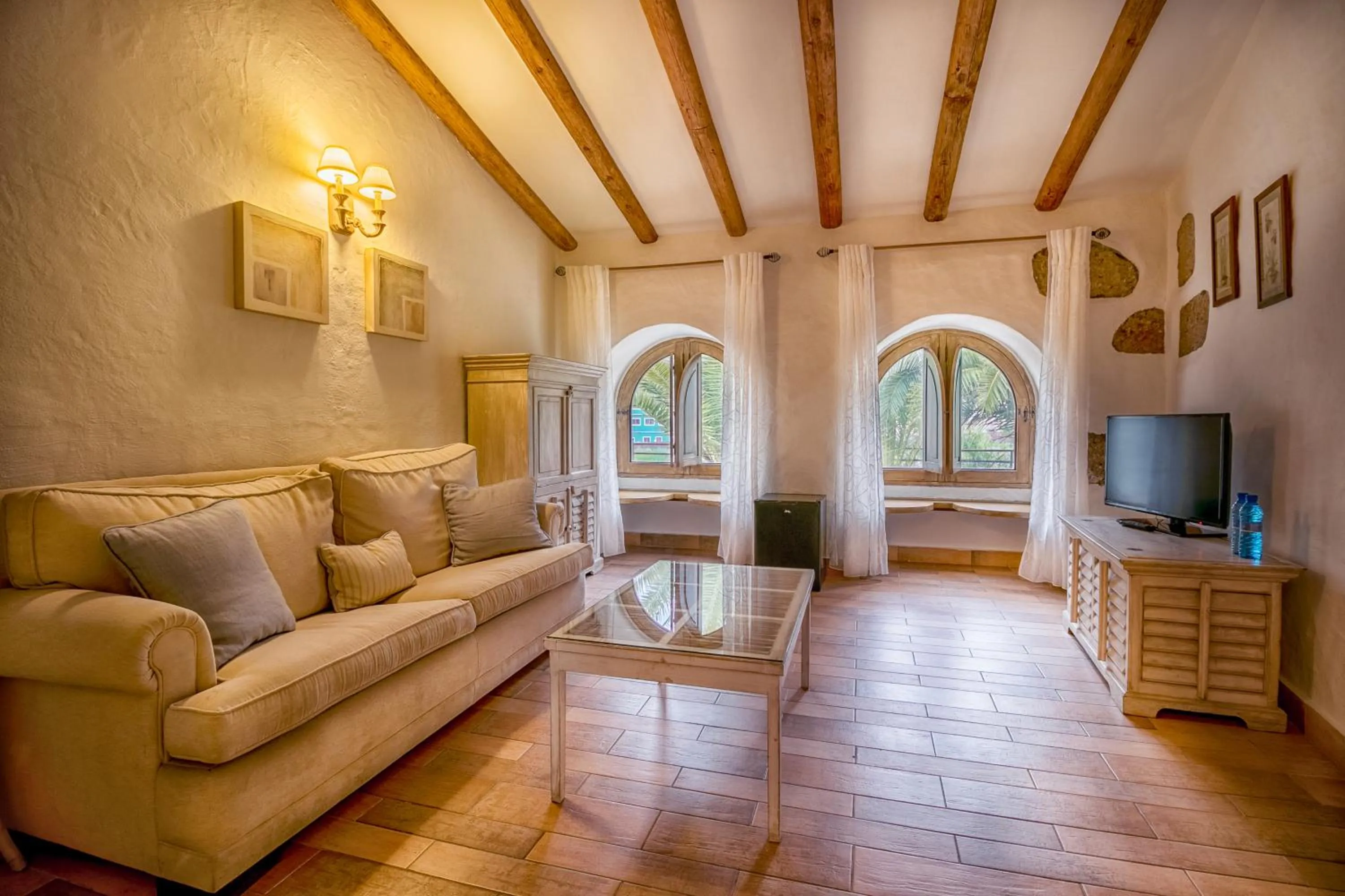 TV and multimedia in Hotel Rural LIVVO Maipez