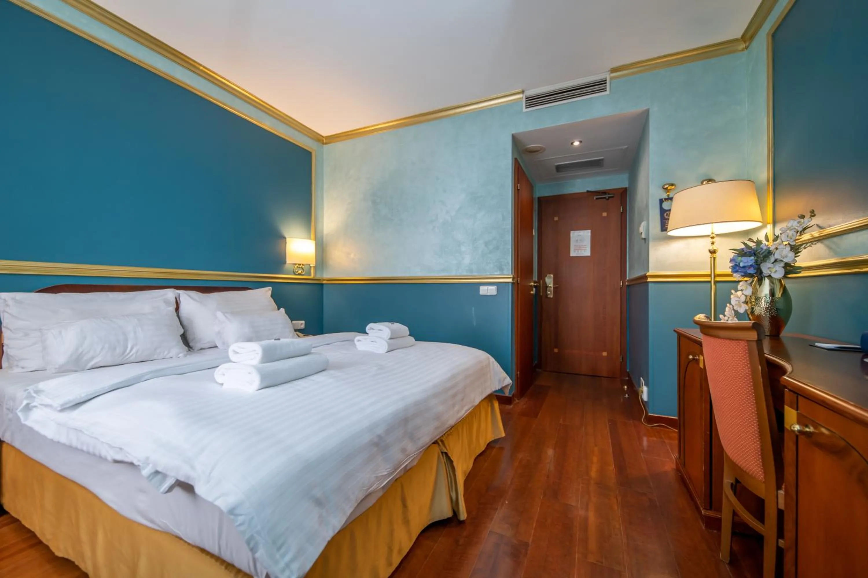 Photo of the whole room, Bed in Hotel Kinsky Fountain