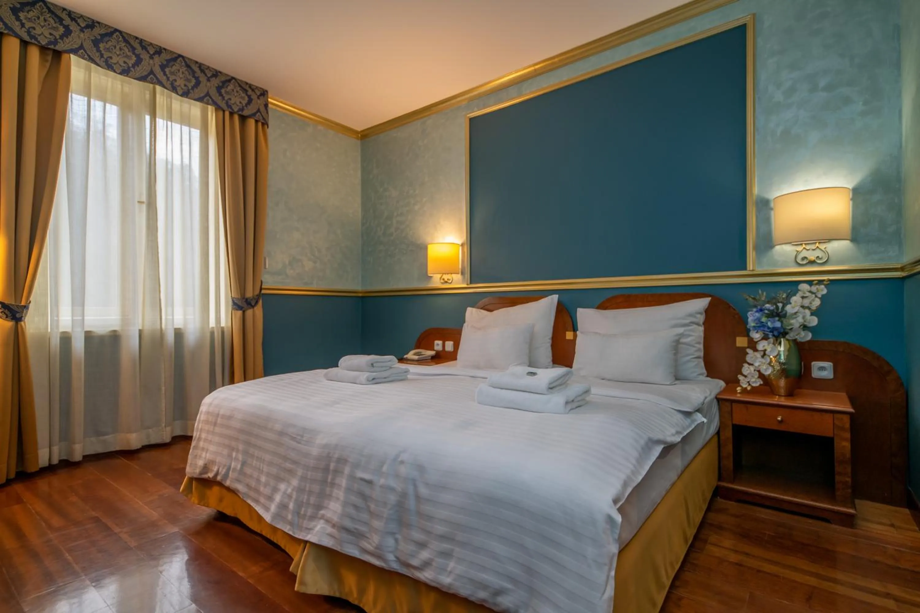 Bedroom, Bed in Hotel Kinsky Fountain