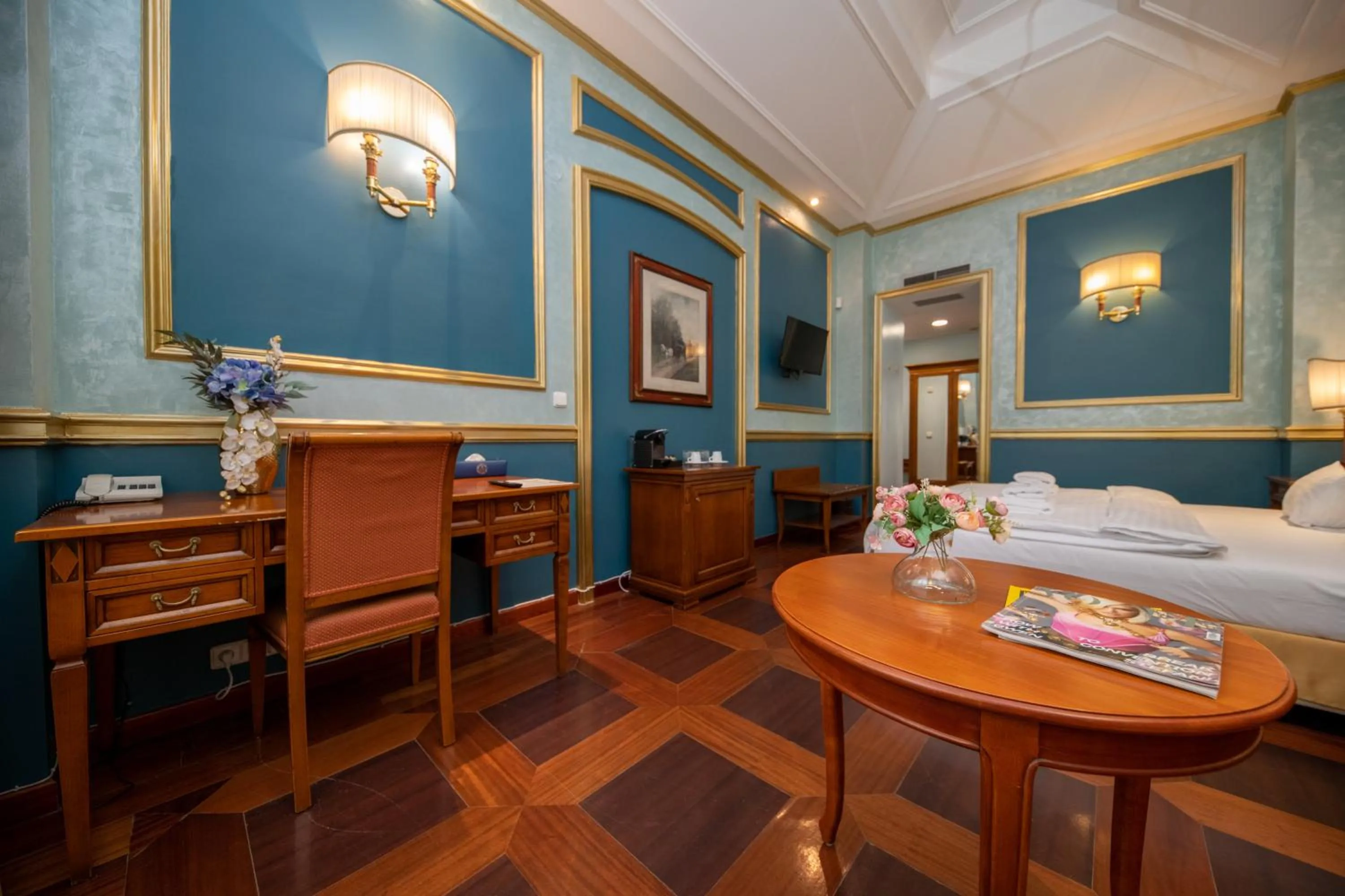 Photo of the whole room, Bed in Hotel Kinsky Fountain