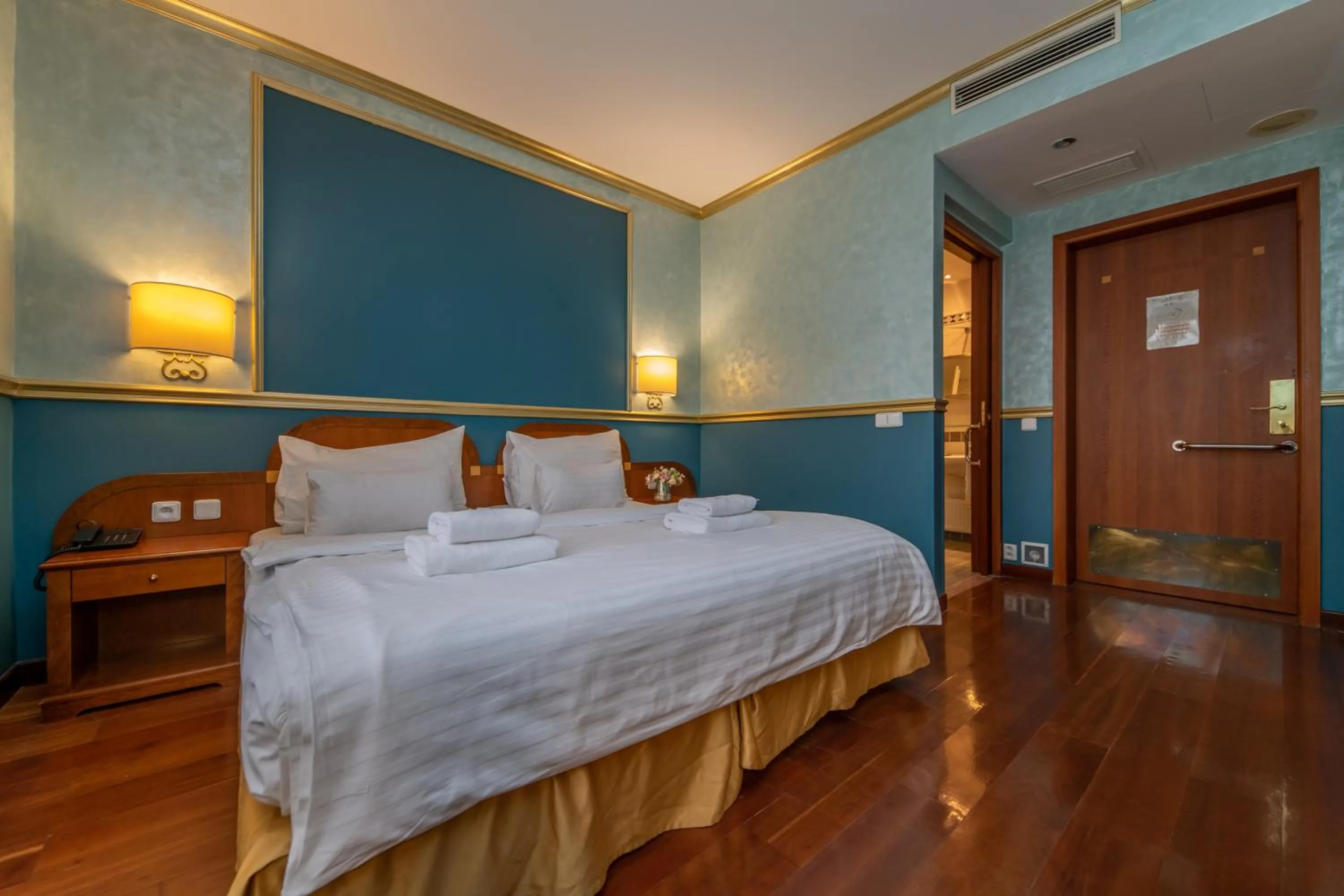 Bedroom, Bed in Hotel Kinsky Fountain