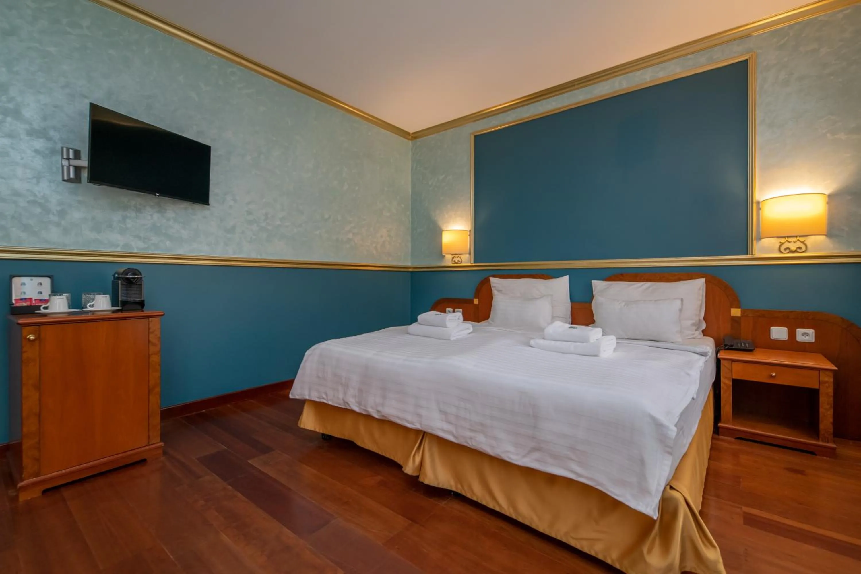 Photo of the whole room, Bed in Hotel Kinsky Fountain