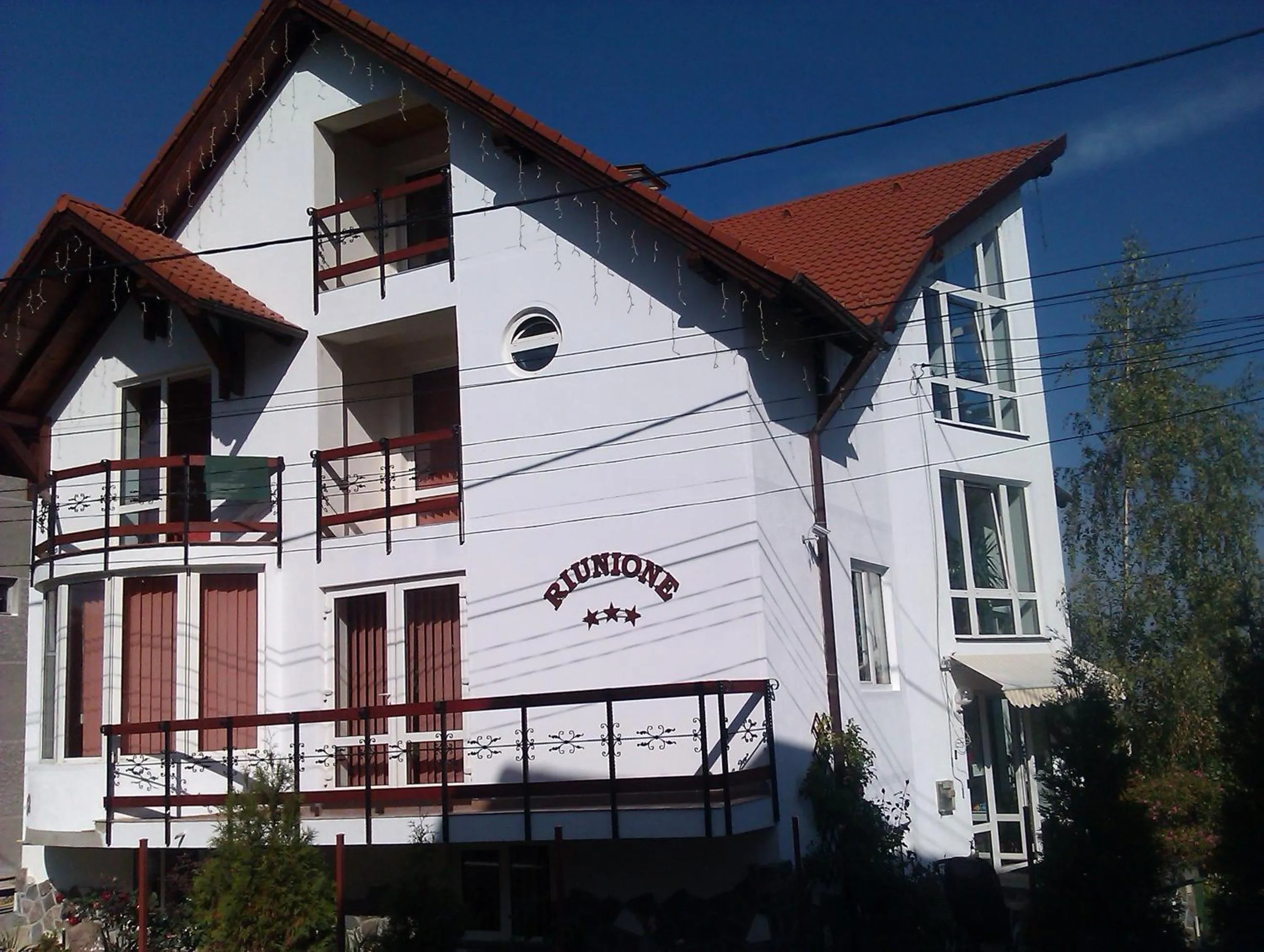 Facade/entrance in Pensiunea Riunione