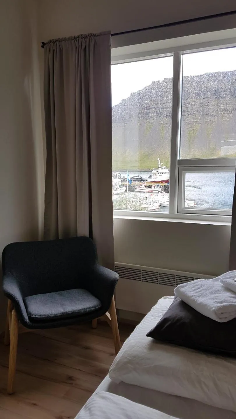 Bed in Harbour Inn - Guesthouse