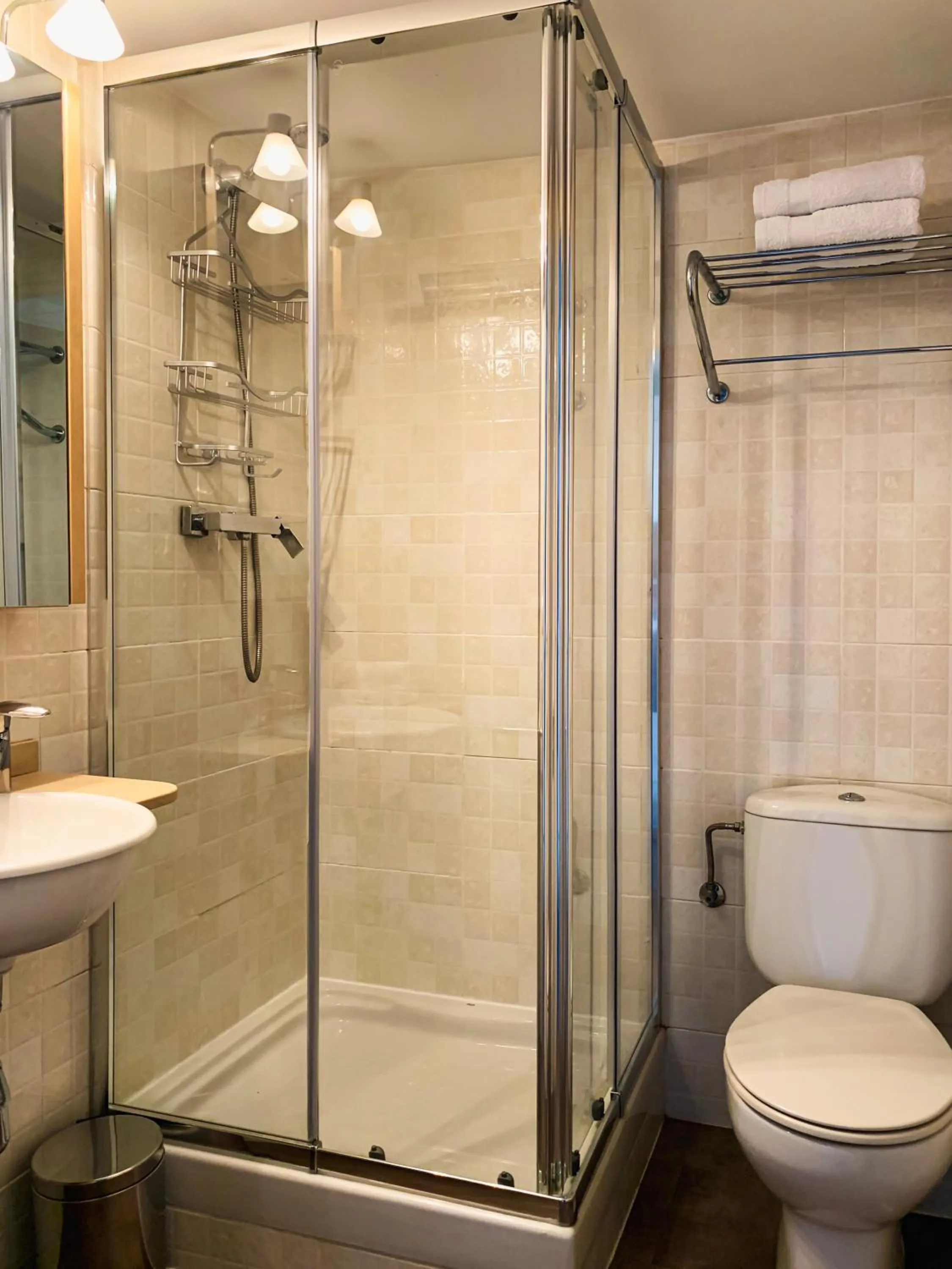 Bathroom in Incredible 2BR Penthouse with Urban Rooftop Garden