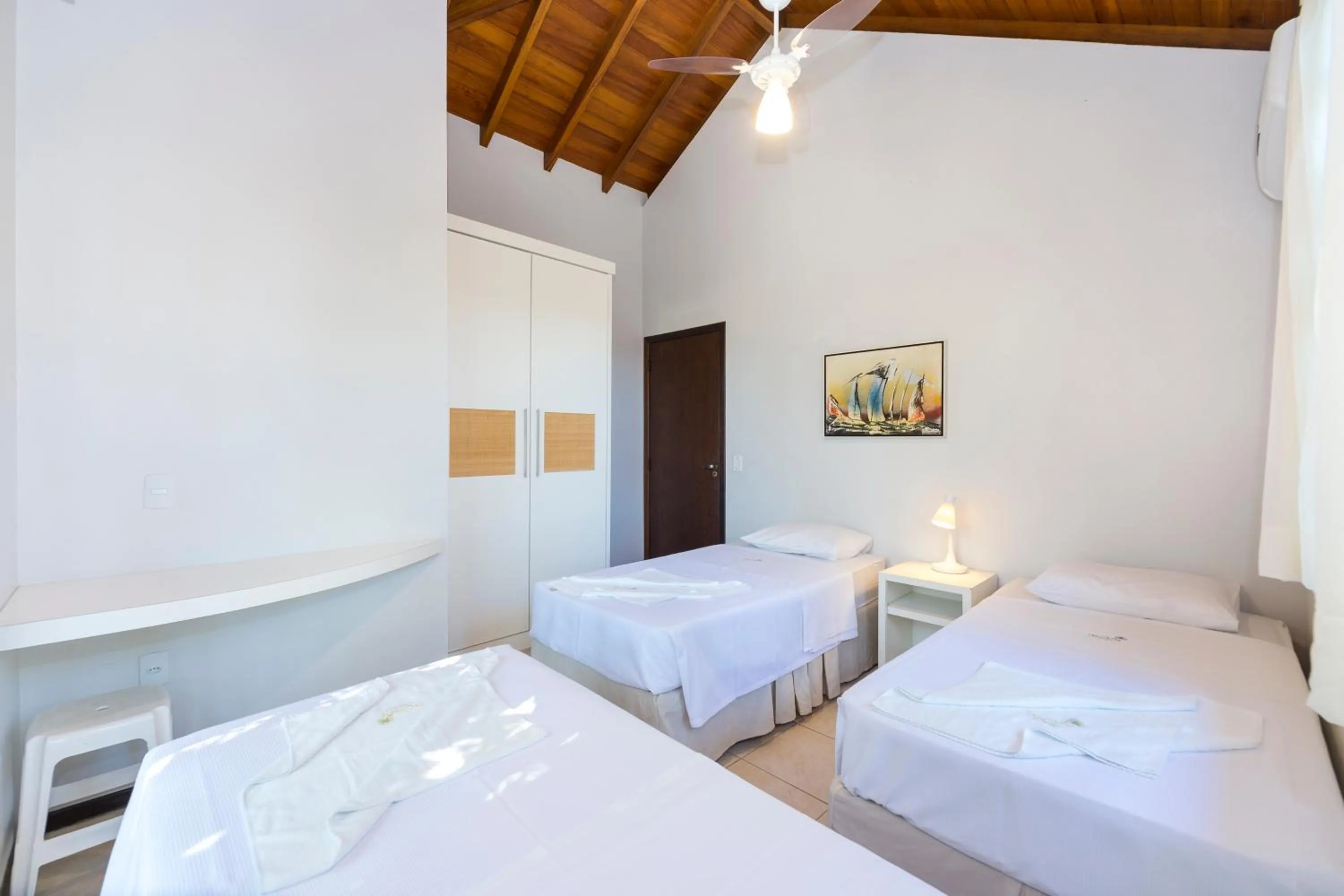 Bedroom, Bed in Dubai Bungalows Bombinhas