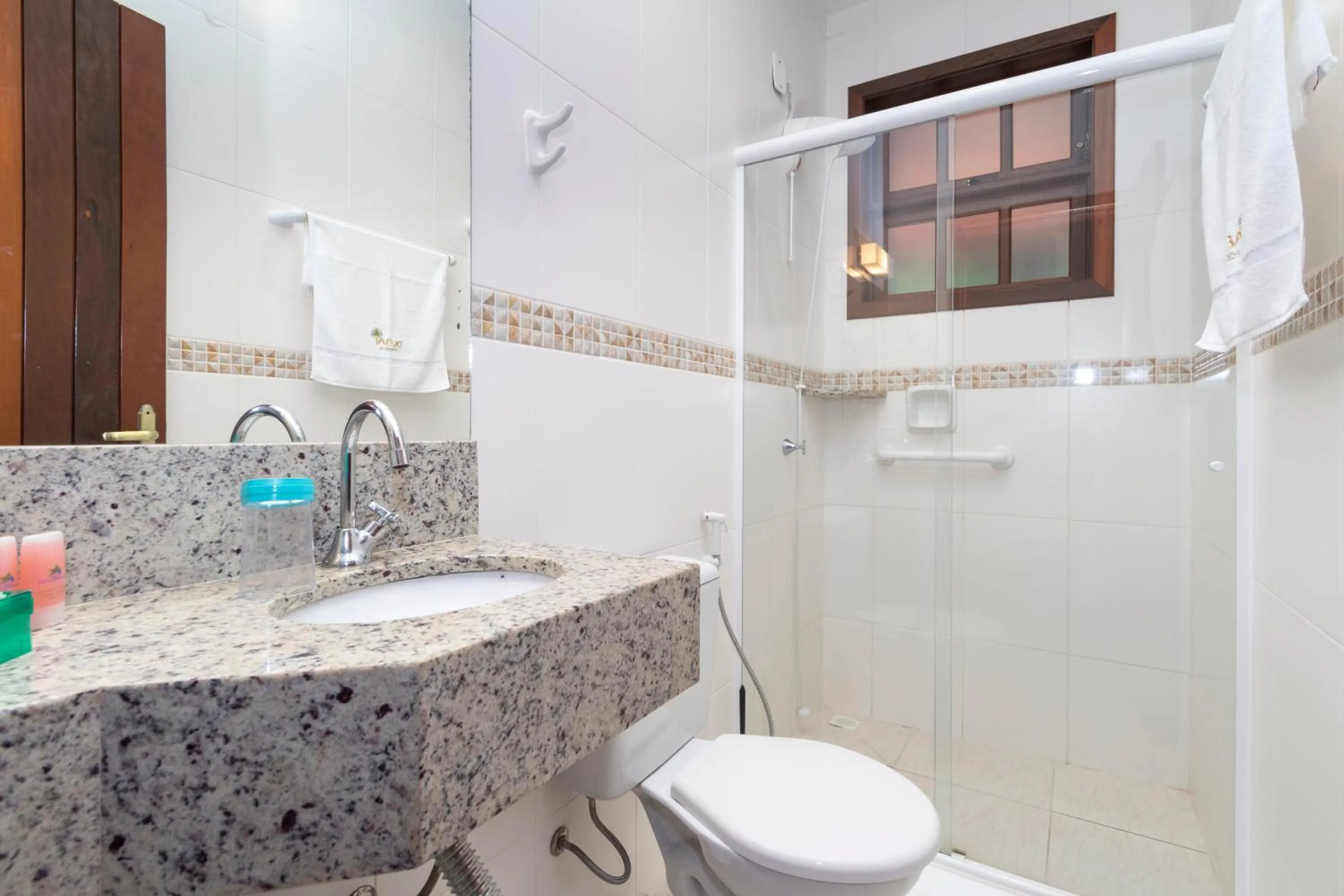 Shower in Dubai Bungalows Bombinhas