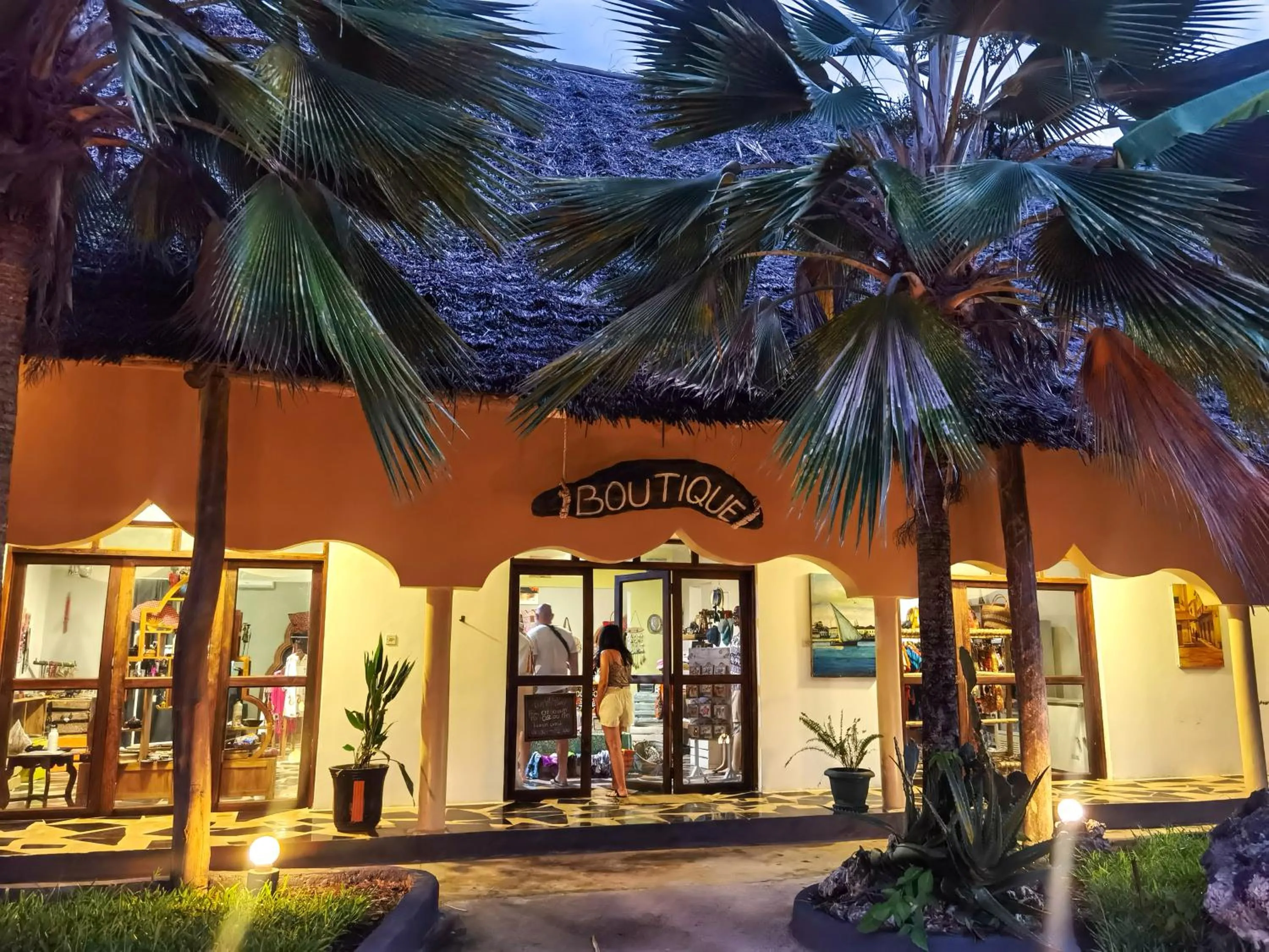 On-site shops in Reef & Beach Resort - Spa Jambiani