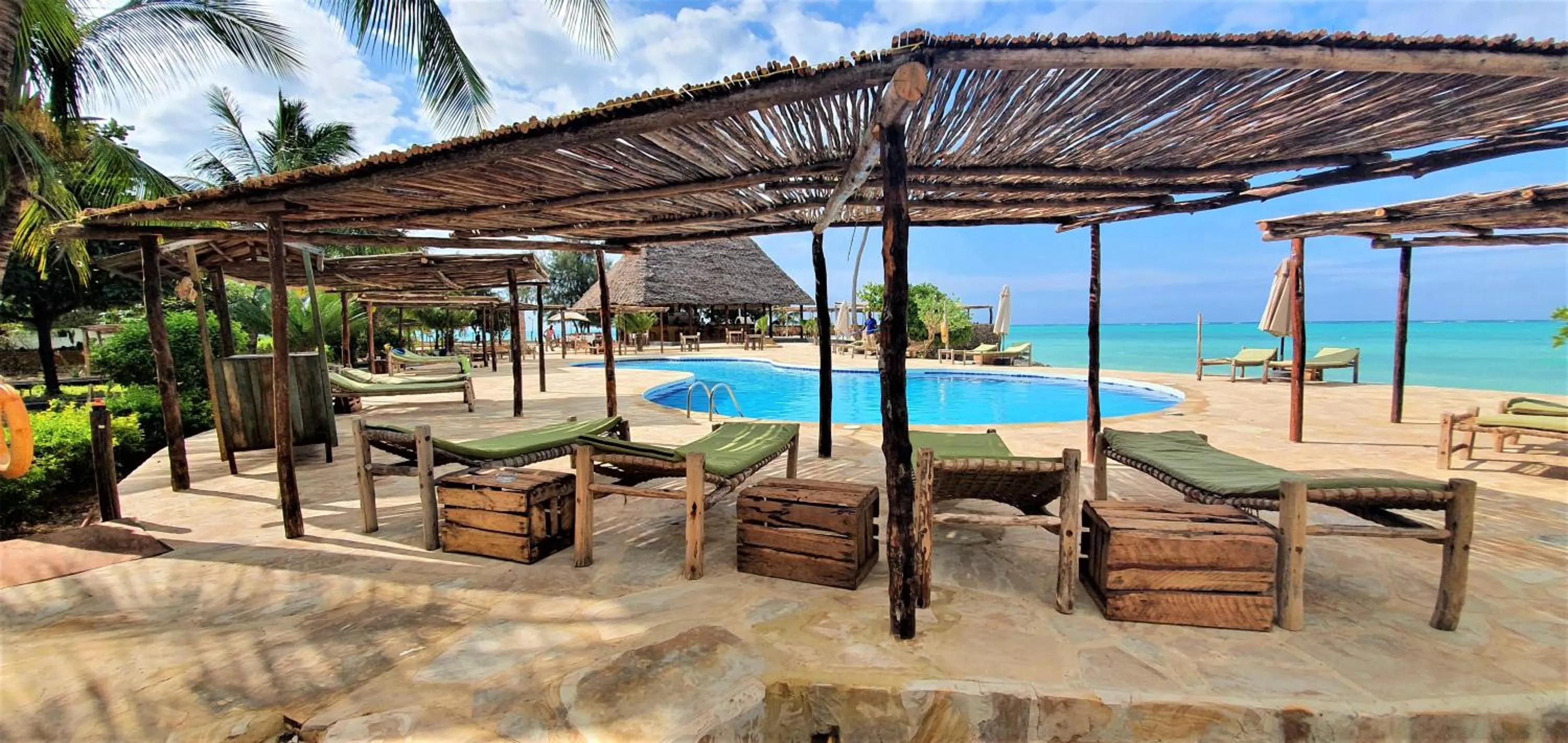 Lounge or bar in Reef & Beach Resort - Spa Jambiani