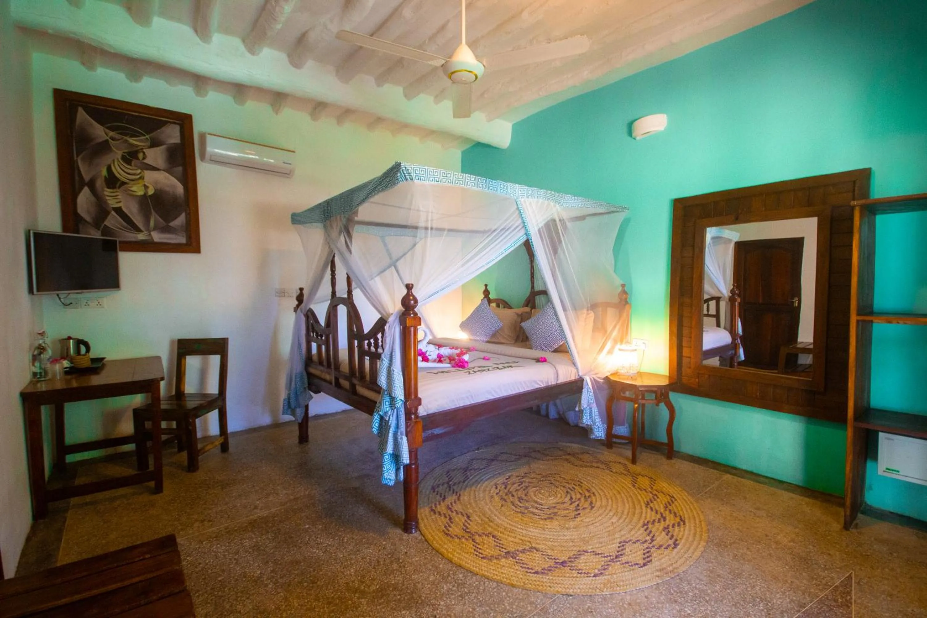 Bed in Reef & Beach Resort - Spa Jambiani