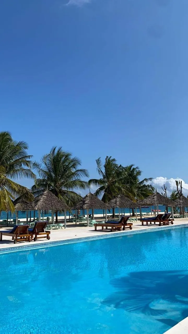 Day in Sunset Kendwa Beach Hotel