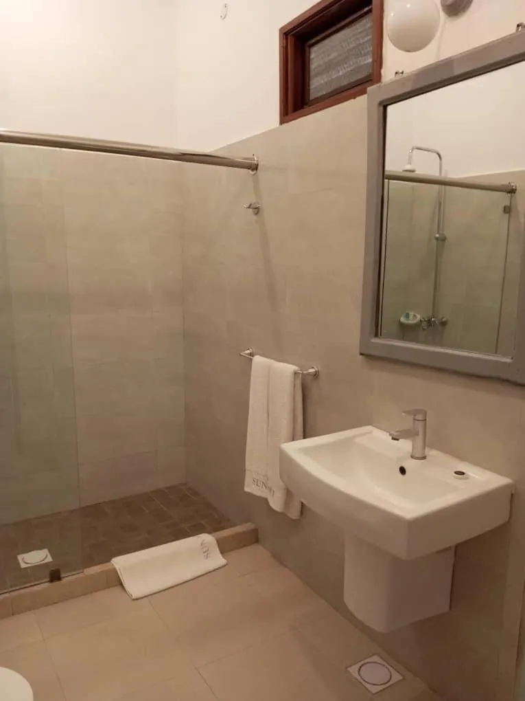 Bathroom in Sunset Kendwa Beach Hotel