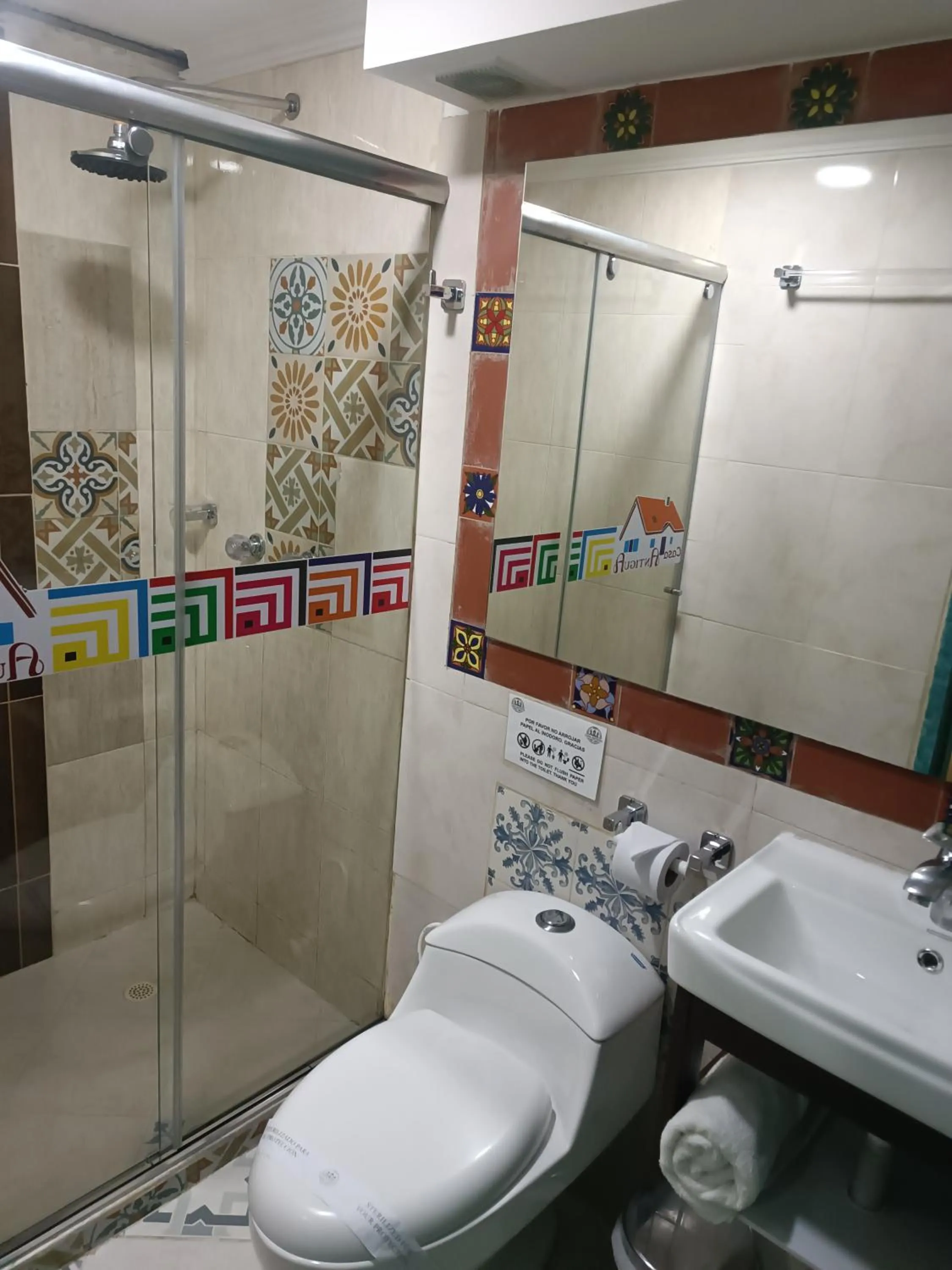 Shower in Hotel Casa Antigua