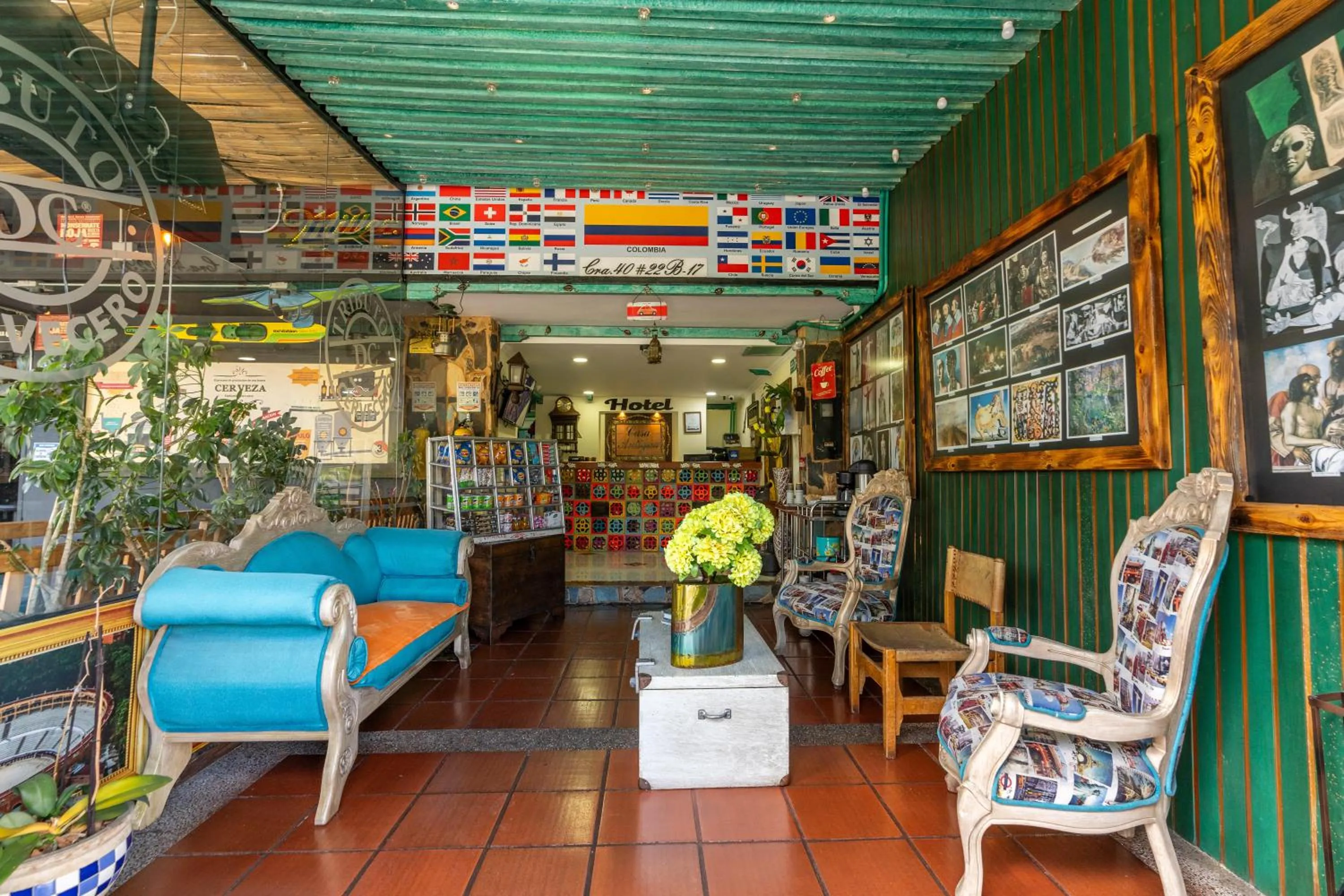 People in Hotel Casa Antigua