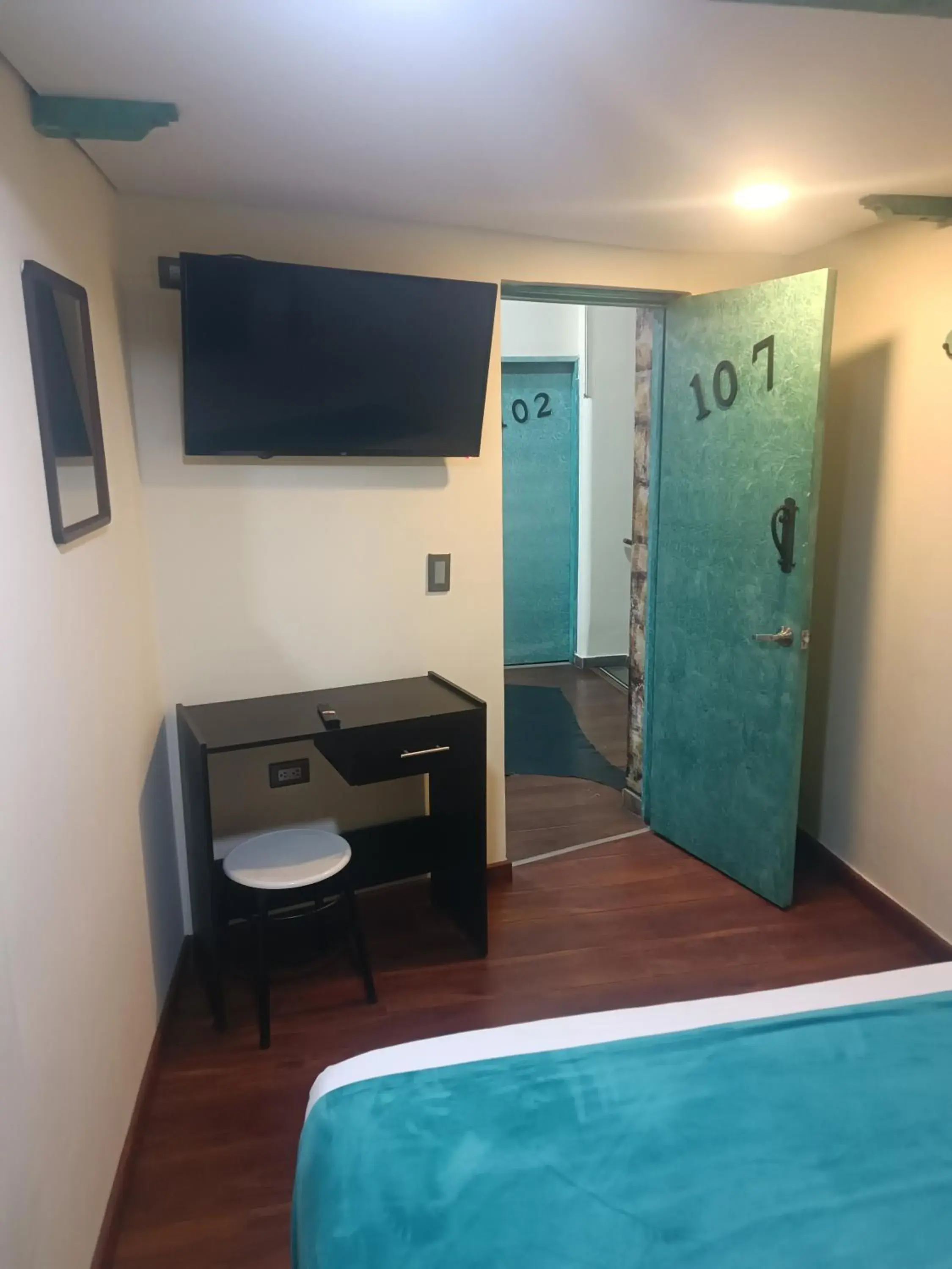 Deluxe King Room - single occupancy in Hotel Casa Antigua Deluxe King Room - single occupancy in Hotel Casa Antigua