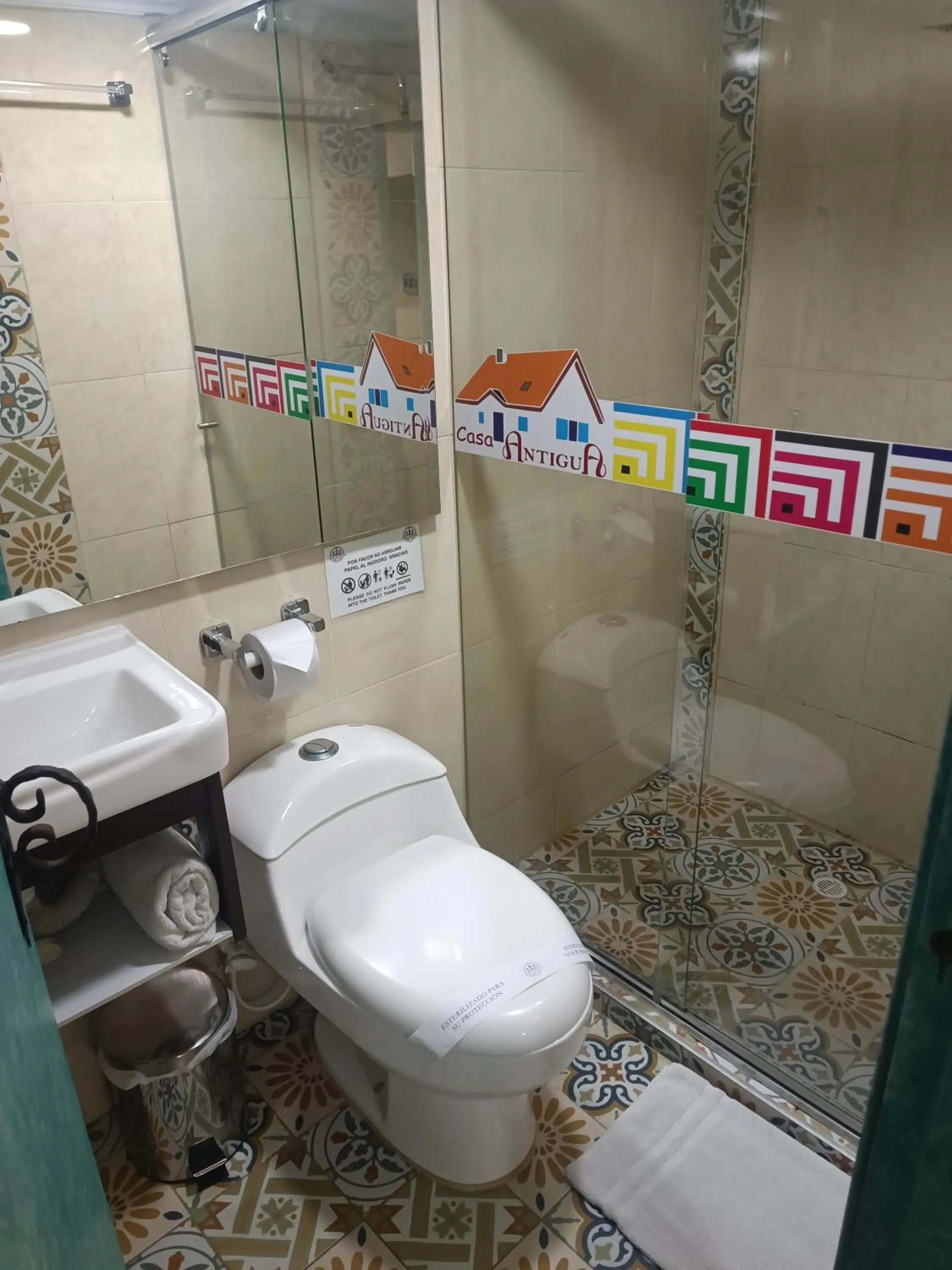 Shower in Hotel Casa Antigua