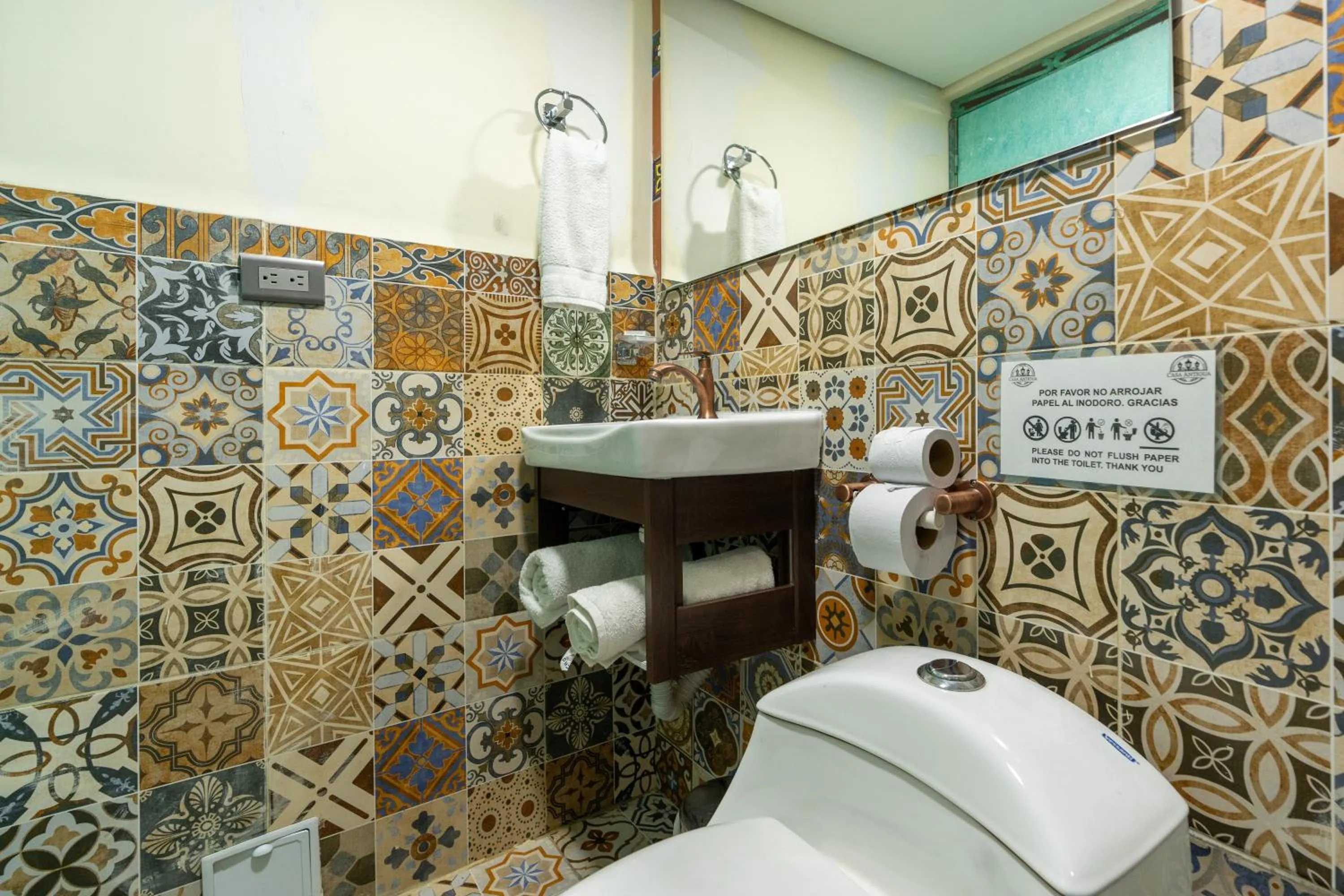 Toilet in Hotel Casa Antigua