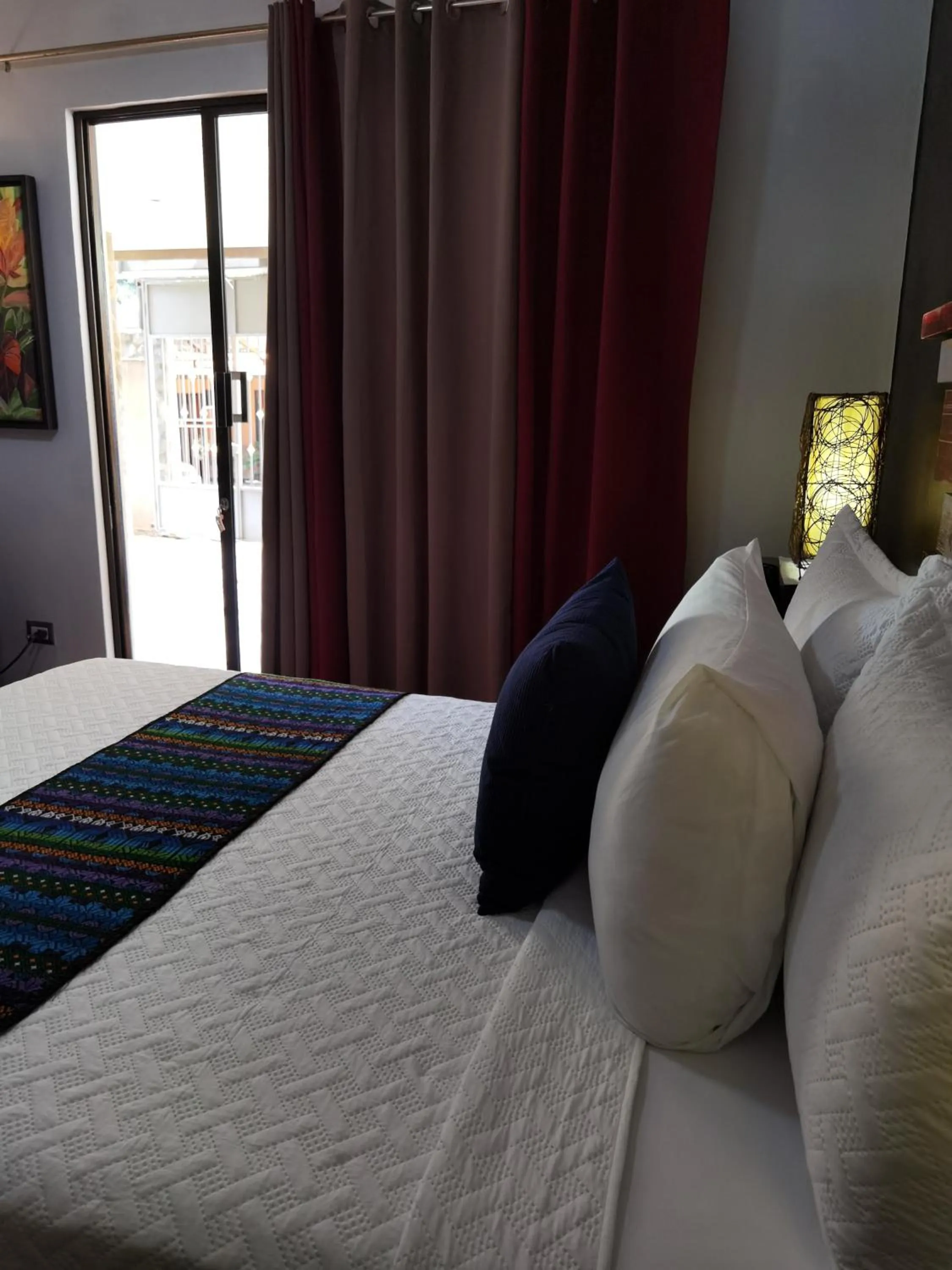 Facade/entrance, Bed in Sunrise House