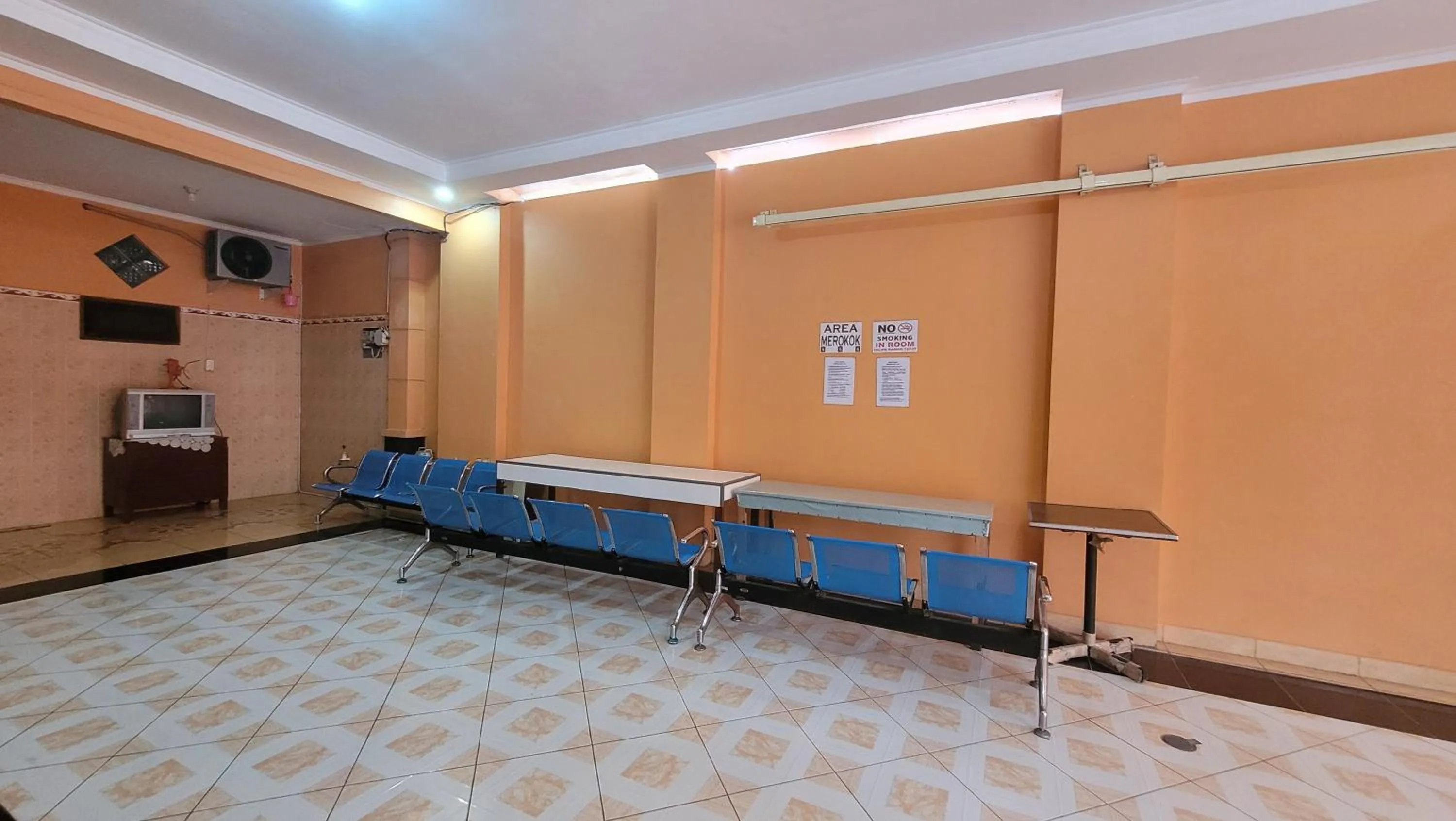 Property building in RedDoorz Syariah At Endrayanti Inn RSUD Yogyakarta