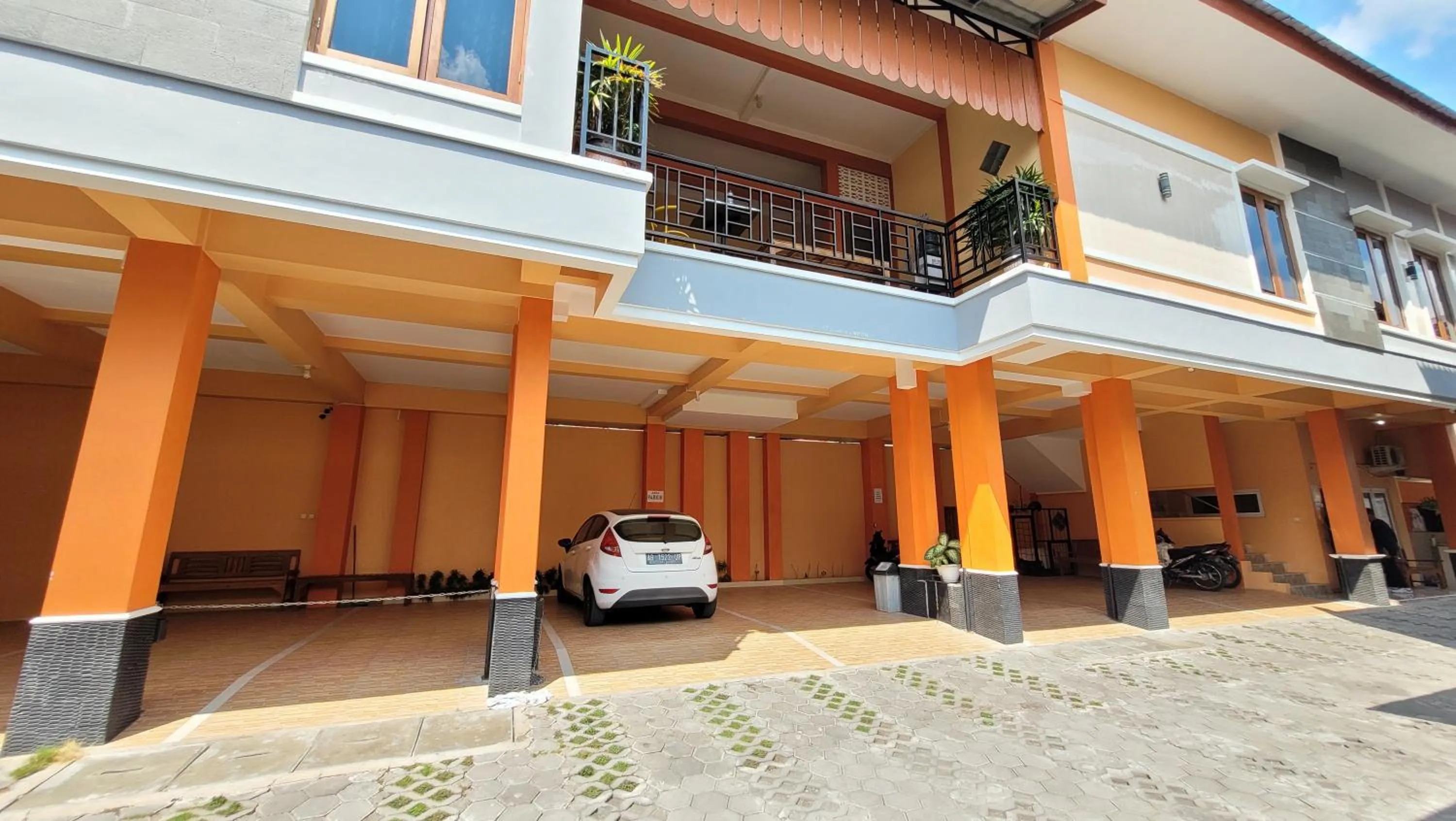 Property building in RedDoorz Syariah At Endrayanti Inn RSUD Yogyakarta