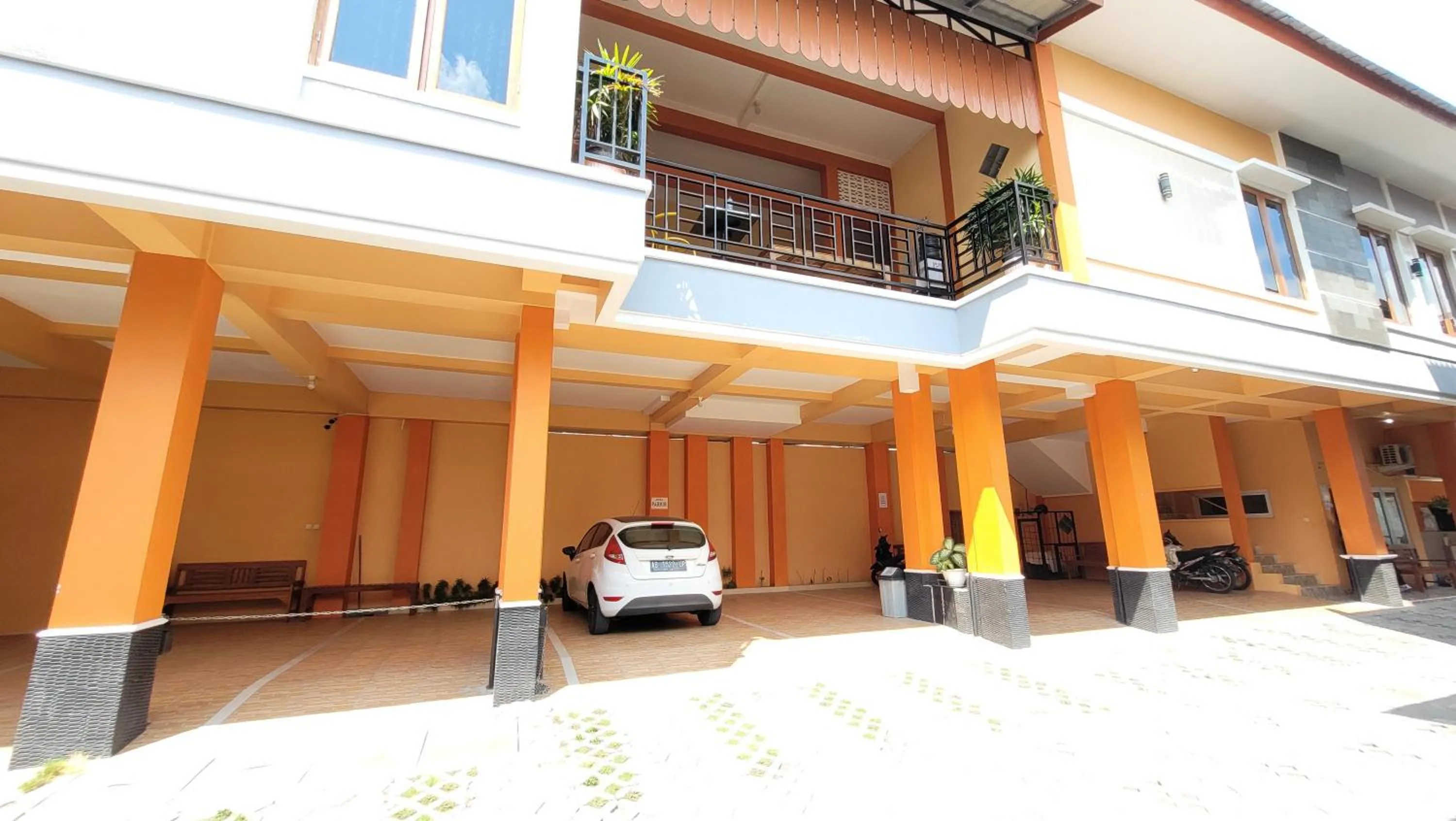 Property building in RedDoorz Syariah At Endrayanti Inn RSUD Yogyakarta