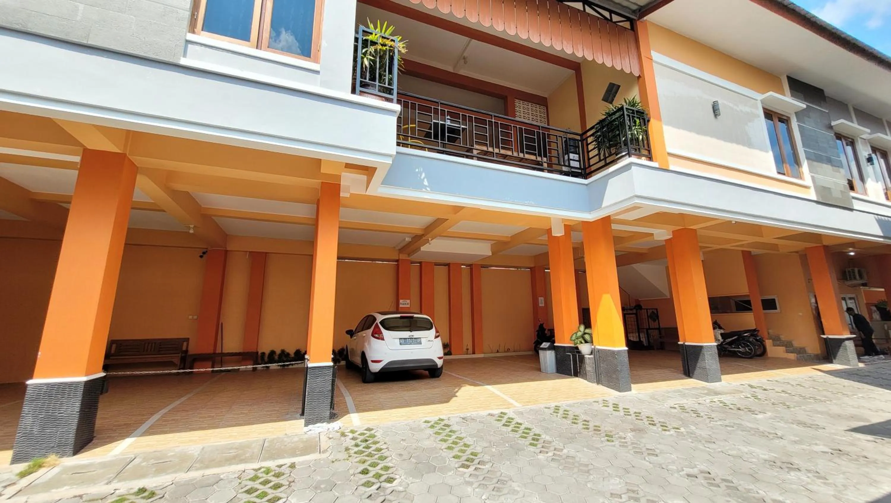 Property building in RedDoorz Syariah At Endrayanti Inn RSUD Yogyakarta