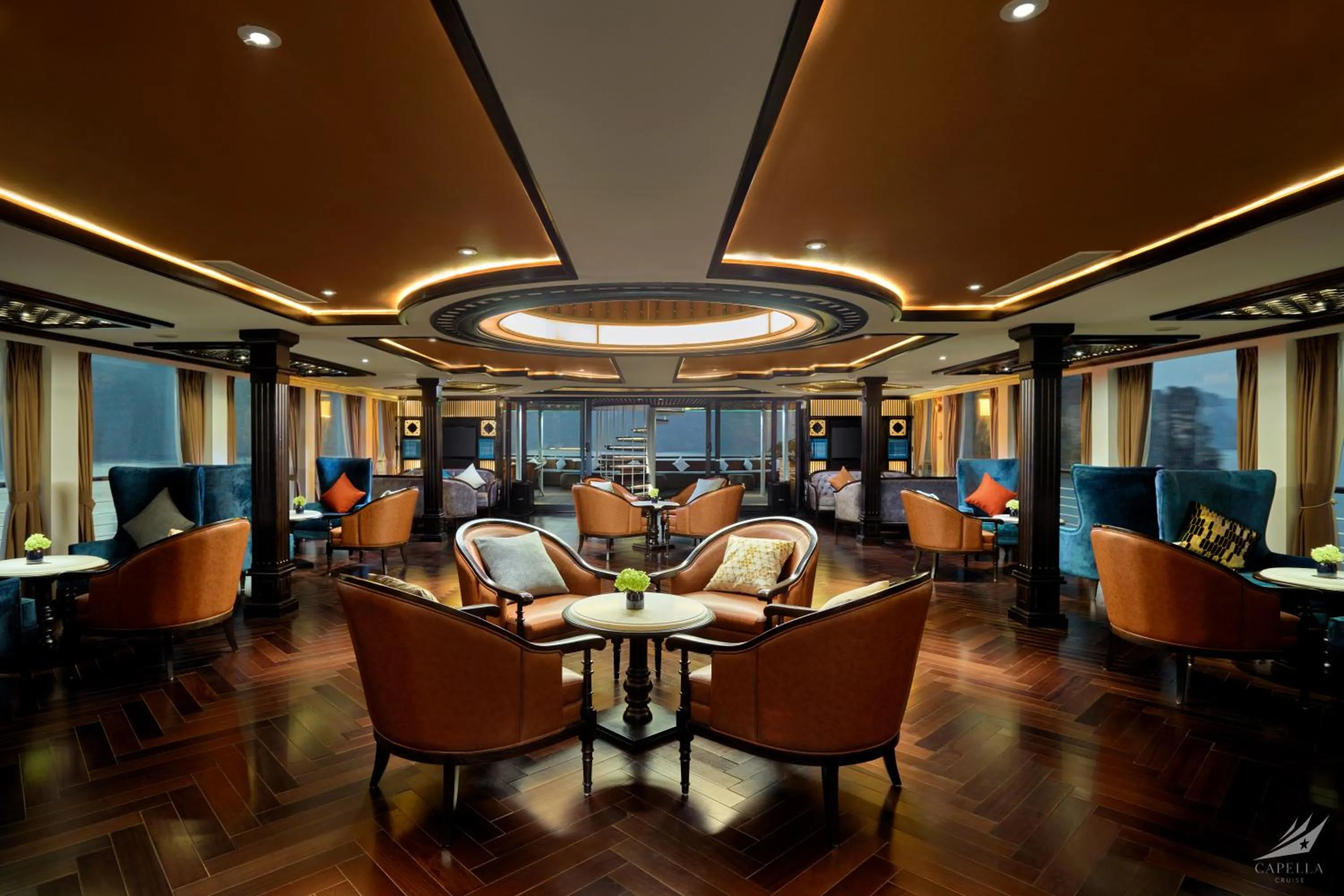 Lounge or bar in Halong Capella Cruise - Member of Lyra cruise collection