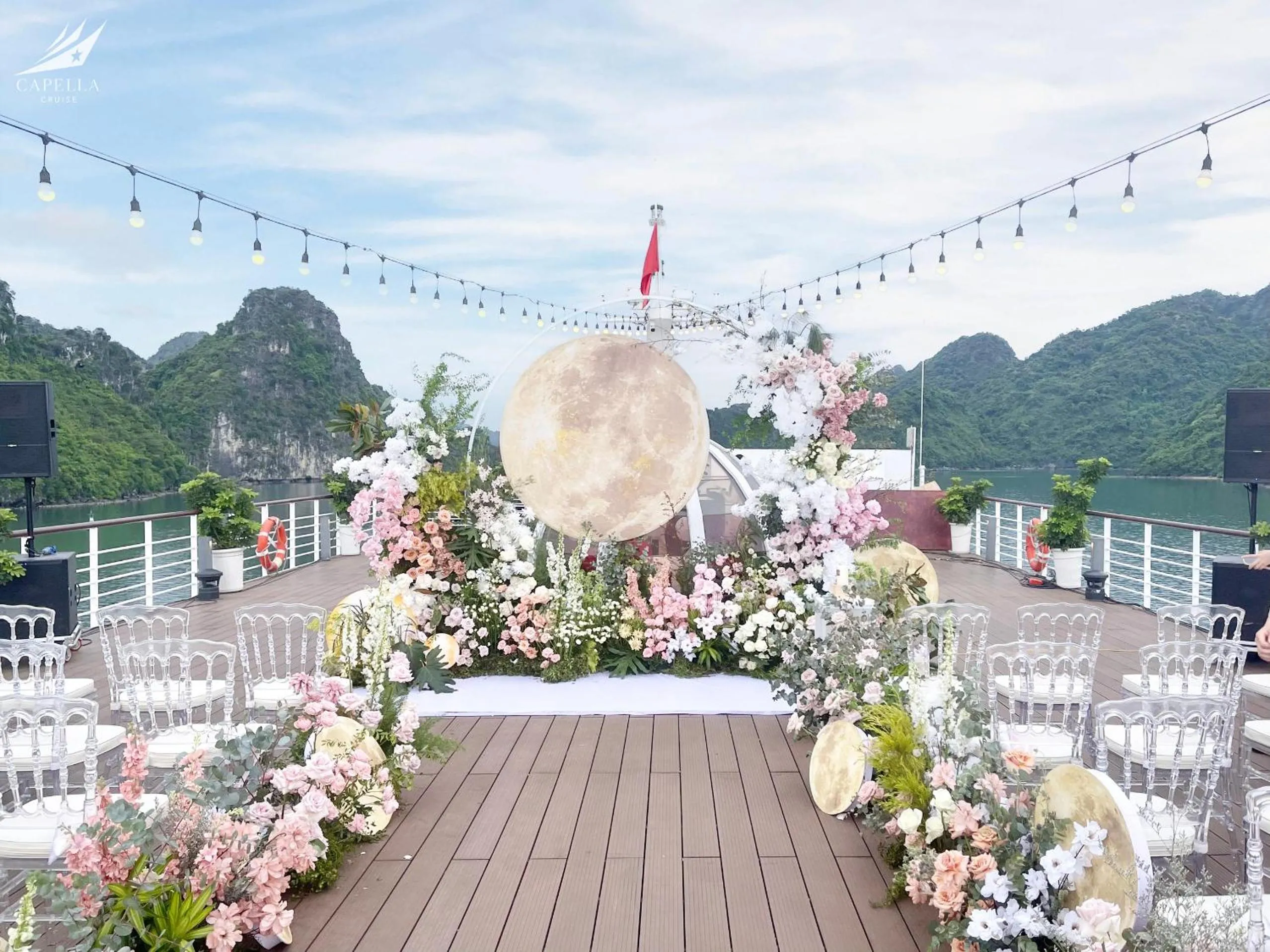 wedding in Halong Capella Cruise - Member of Lyra cruise collection