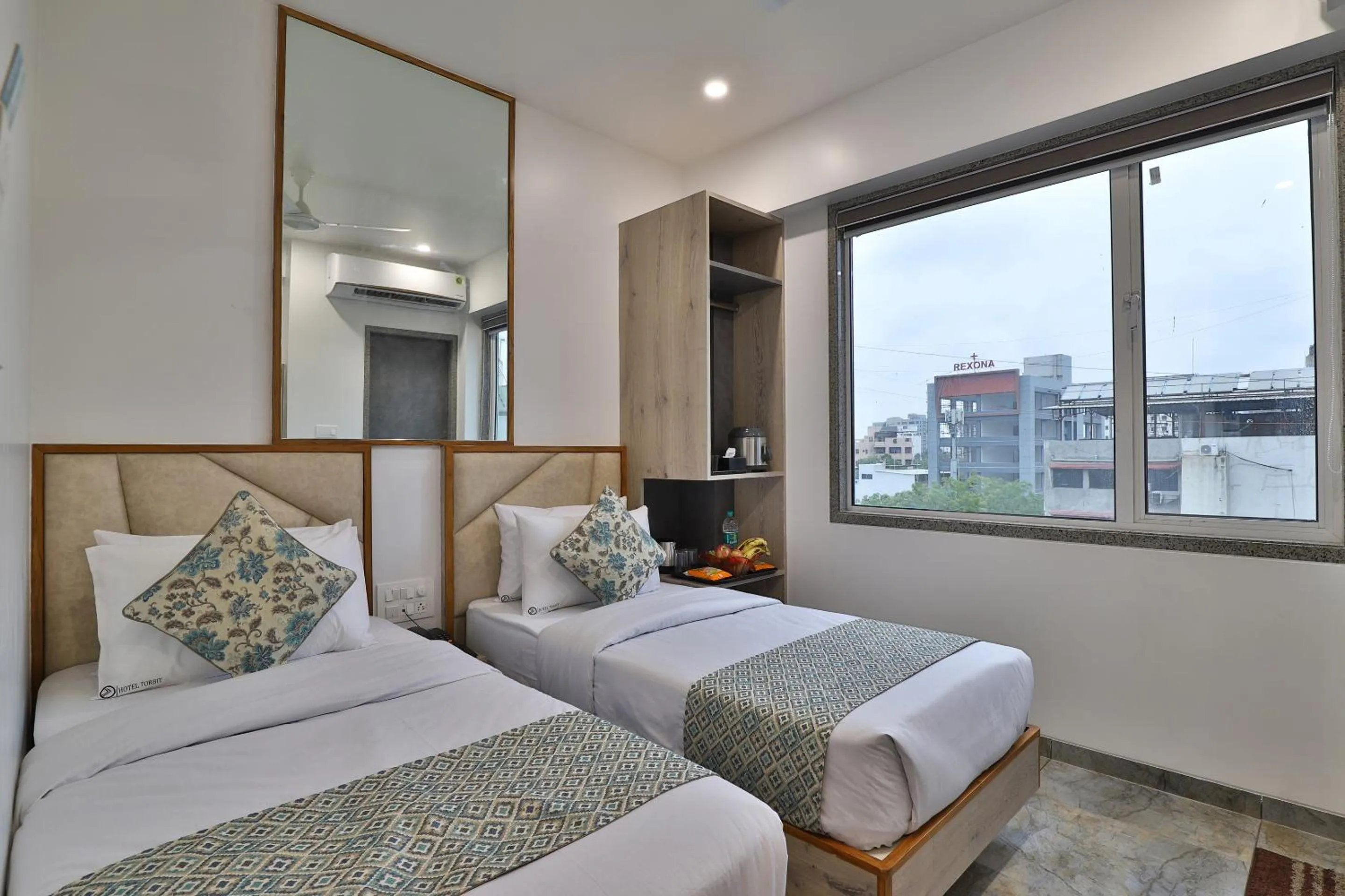 Bedroom, Bed in 7 Orbit Hotel, Surat