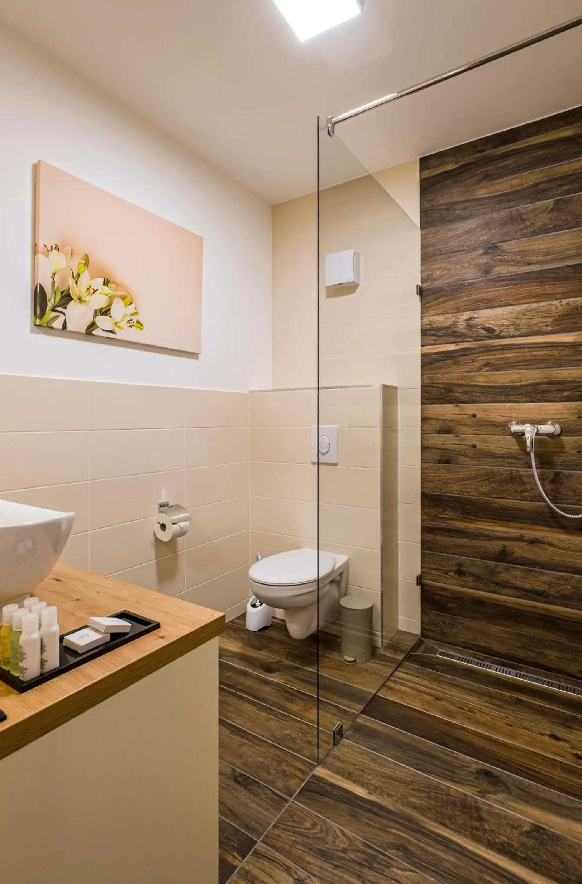 Standard Queen Room in Kistücsök Food & Room Standard Queen Room in Kistücsök Food & Room