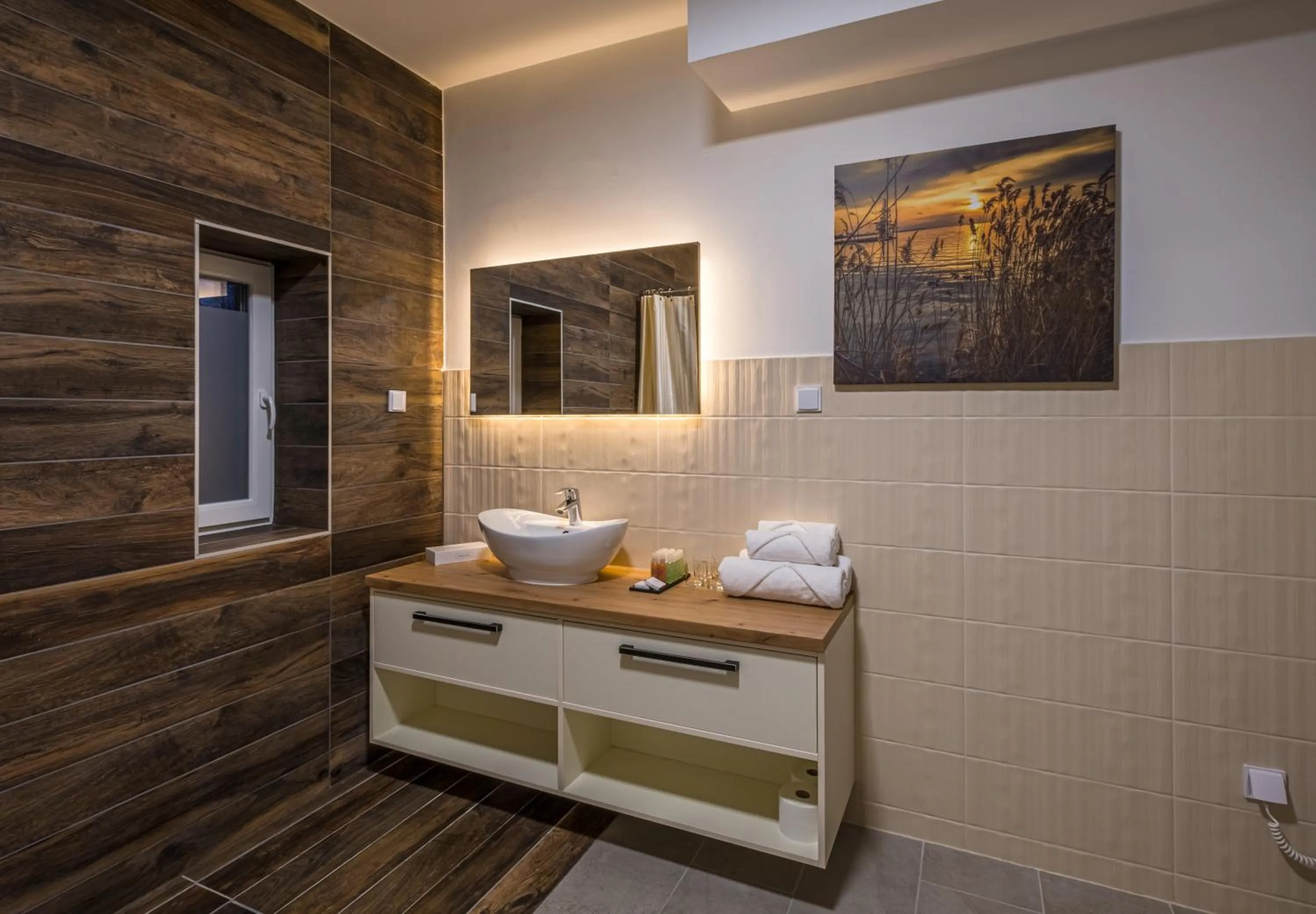 Bathroom, Bed in Kistücsök Food & Room