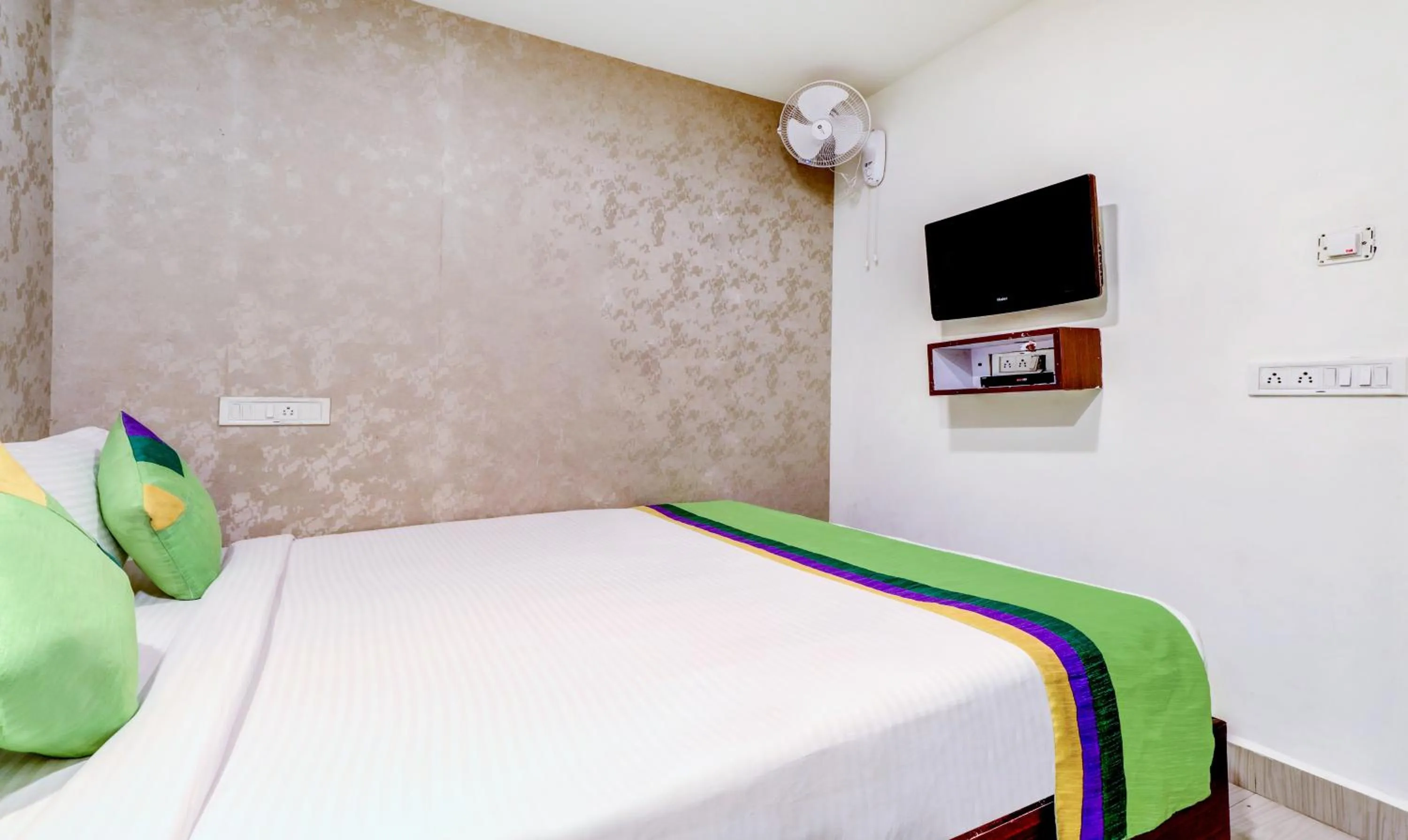 TV and multimedia in Treebo Paul's Inn