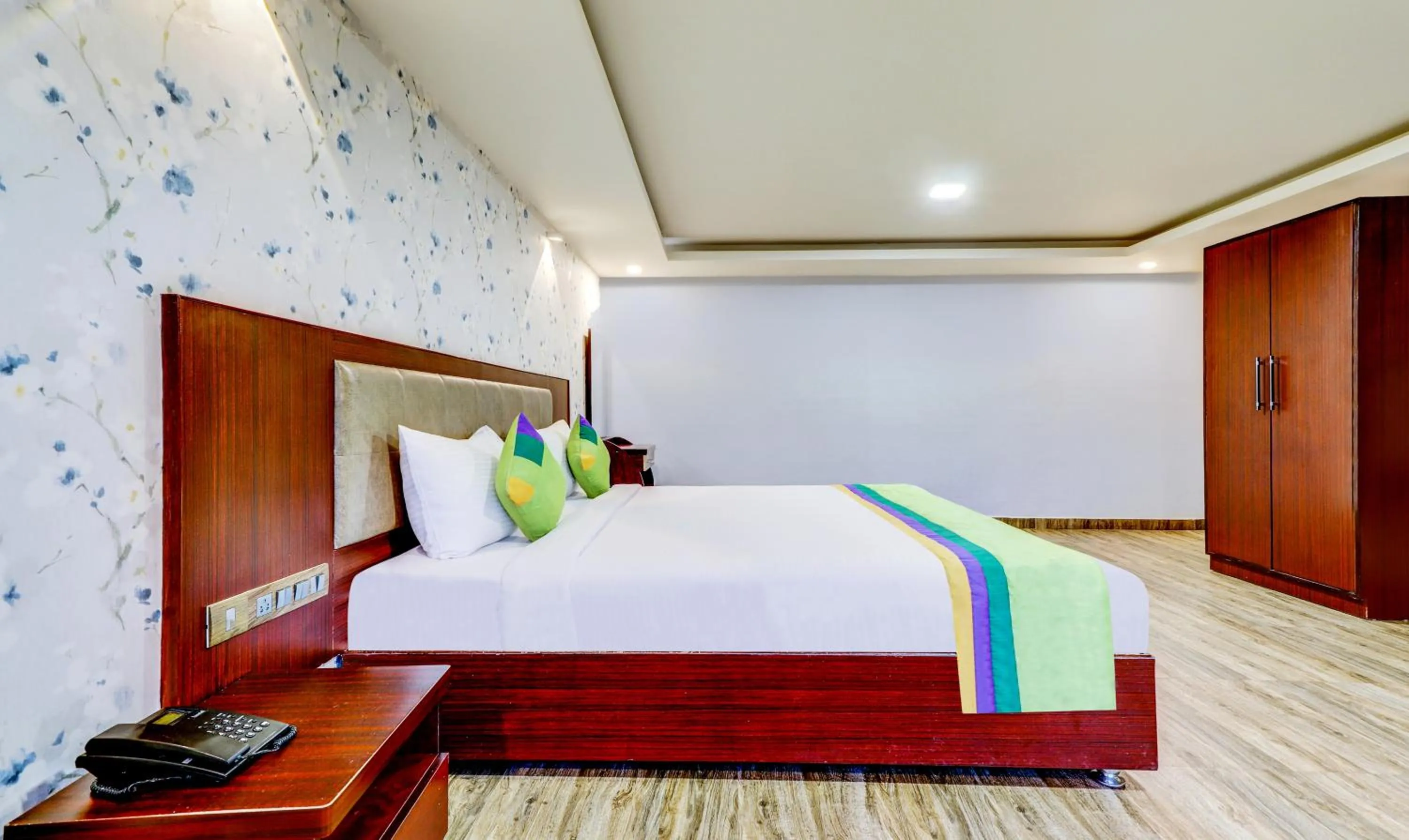 Photo of the whole room in Treebo Paul's Inn