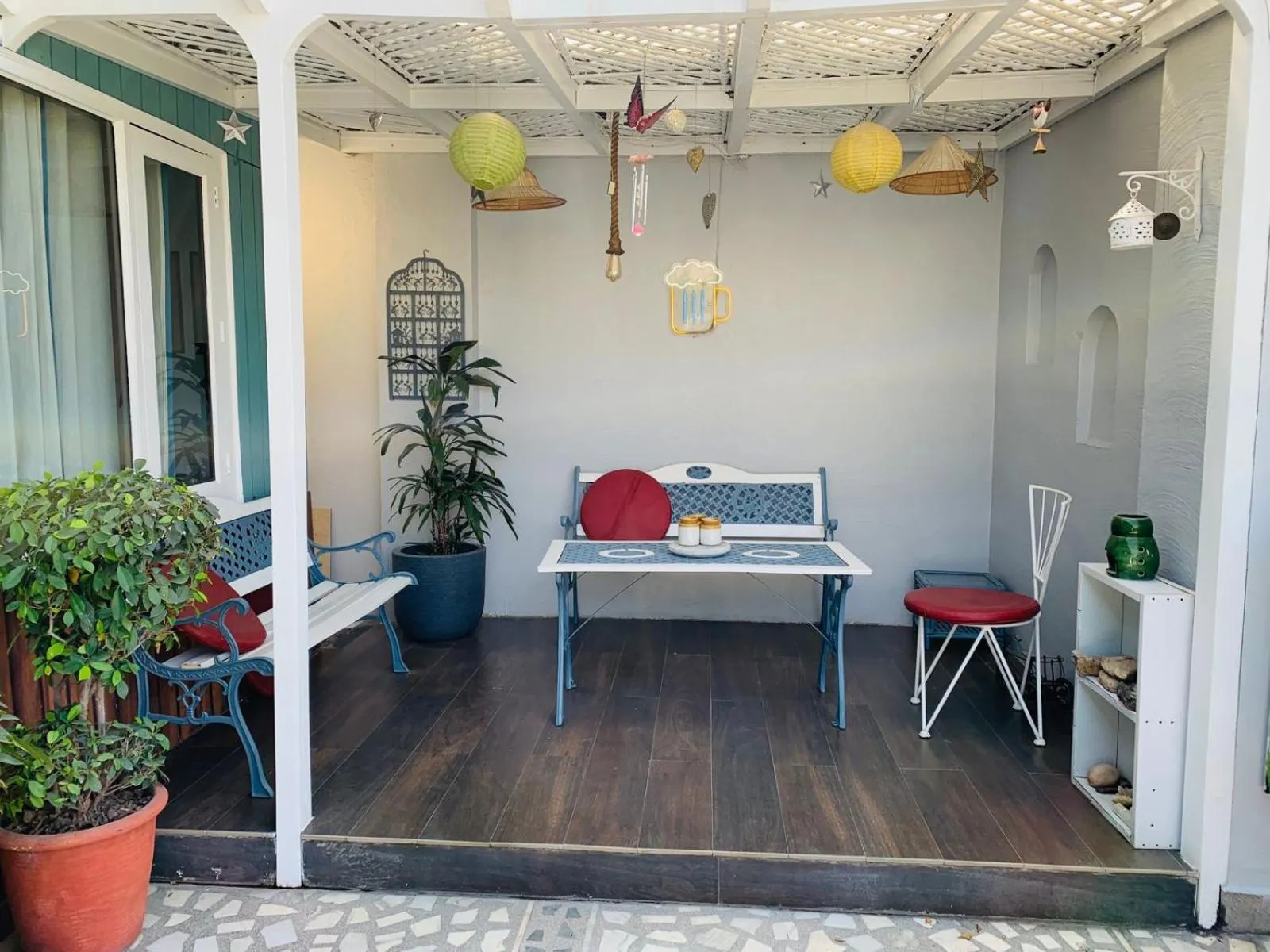 Patio in Vandana's Bed and breakfast